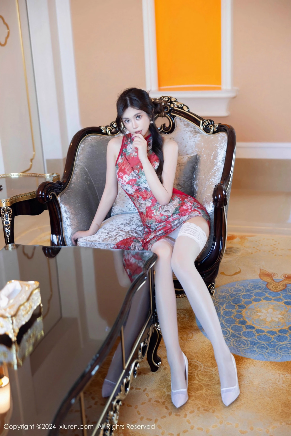 [[XiuRen秀人网]秀人网]No.9529_女神绮里嘉ula性感红色旗袍露白色内衣配白丝袜秀曼妙身姿诱惑写真80P