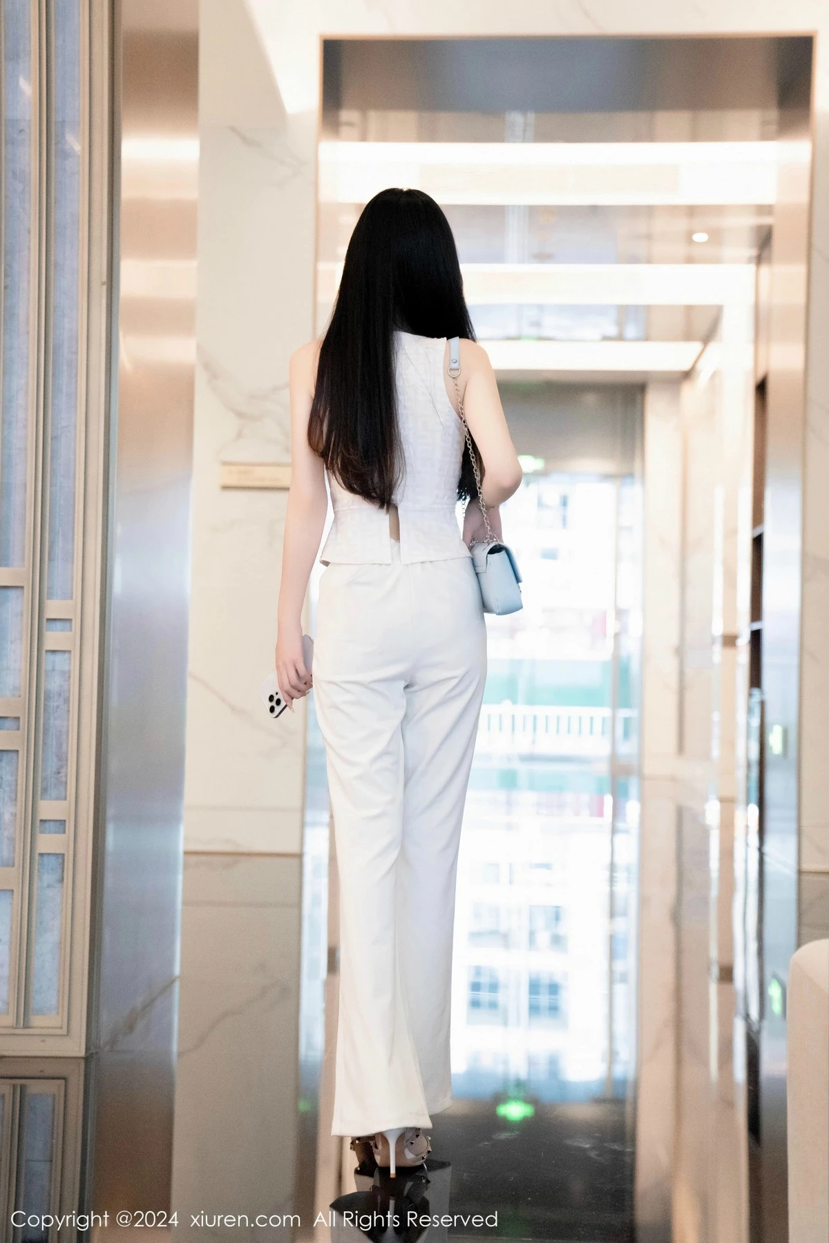 [[XiuRen秀人网]秀人网]No.9528_模特林星阑性感白上衣配简约长裤露白色内衣秀曼妙身姿诱惑写真84P