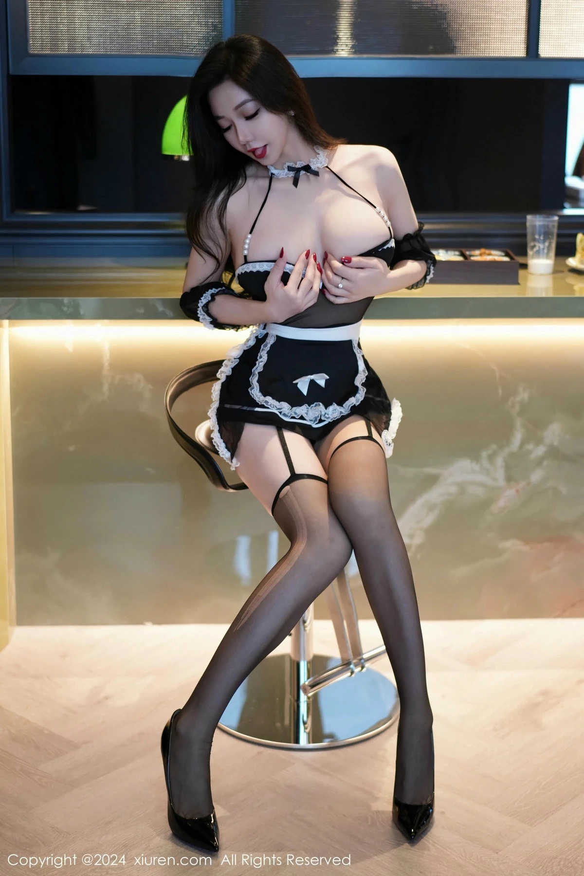 [[XiuRen秀人网]秀人网]No.9523_女神心妍小公主性感黑色蕾丝情趣服饰配黑丝吊袜秀娇躯诱惑写真72P