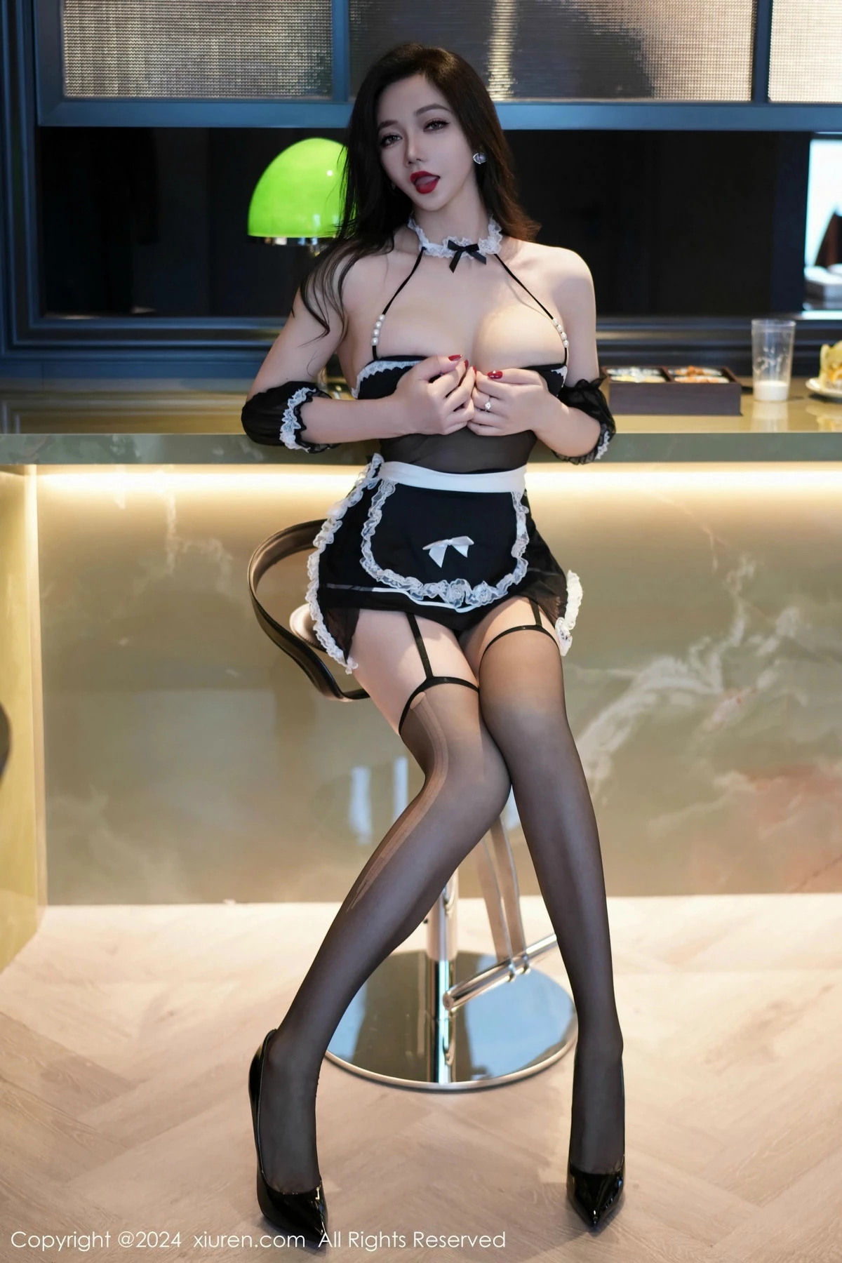 [[XiuRen秀人网]秀人网]No.9523_女神心妍小公主性感黑色蕾丝情趣服饰配黑丝吊袜秀娇躯诱惑写真72P