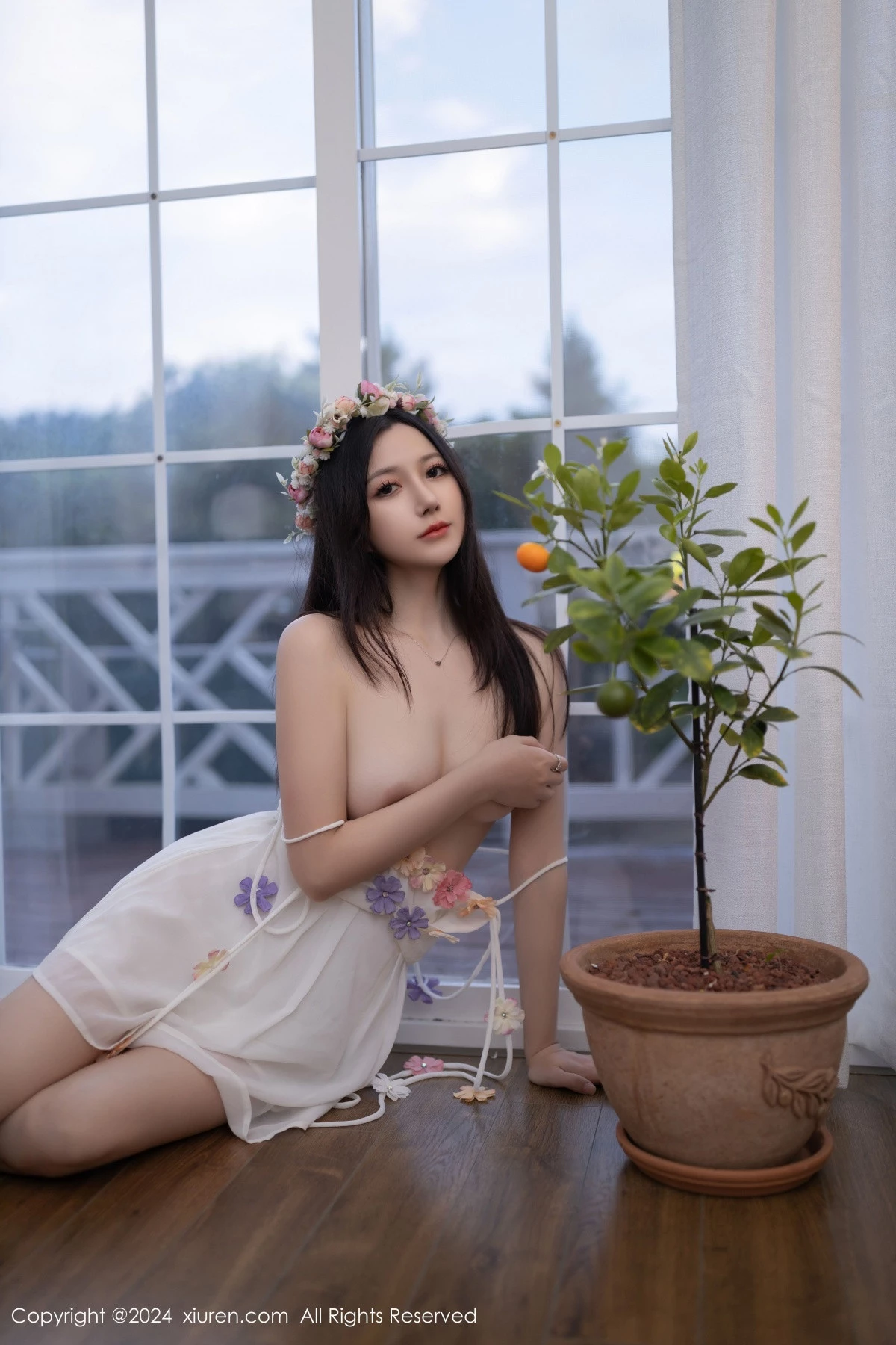 [[XiuRen秀人网]秀人网]No.9531_模特鱼子酱Fish花朵主题白色吊带配原色丝袜秀曼妙身姿诱惑写真80P