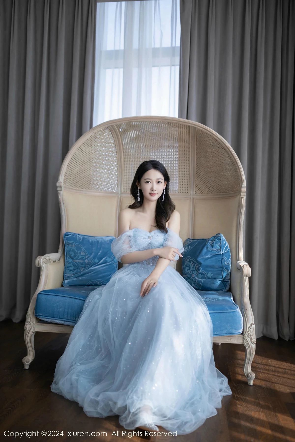 [[XiuRen秀人网]秀人网]No.9538_模特唐安琪性感淡蓝色薄纱礼裙露白色内衣秀曼妙身姿诱惑写真82P