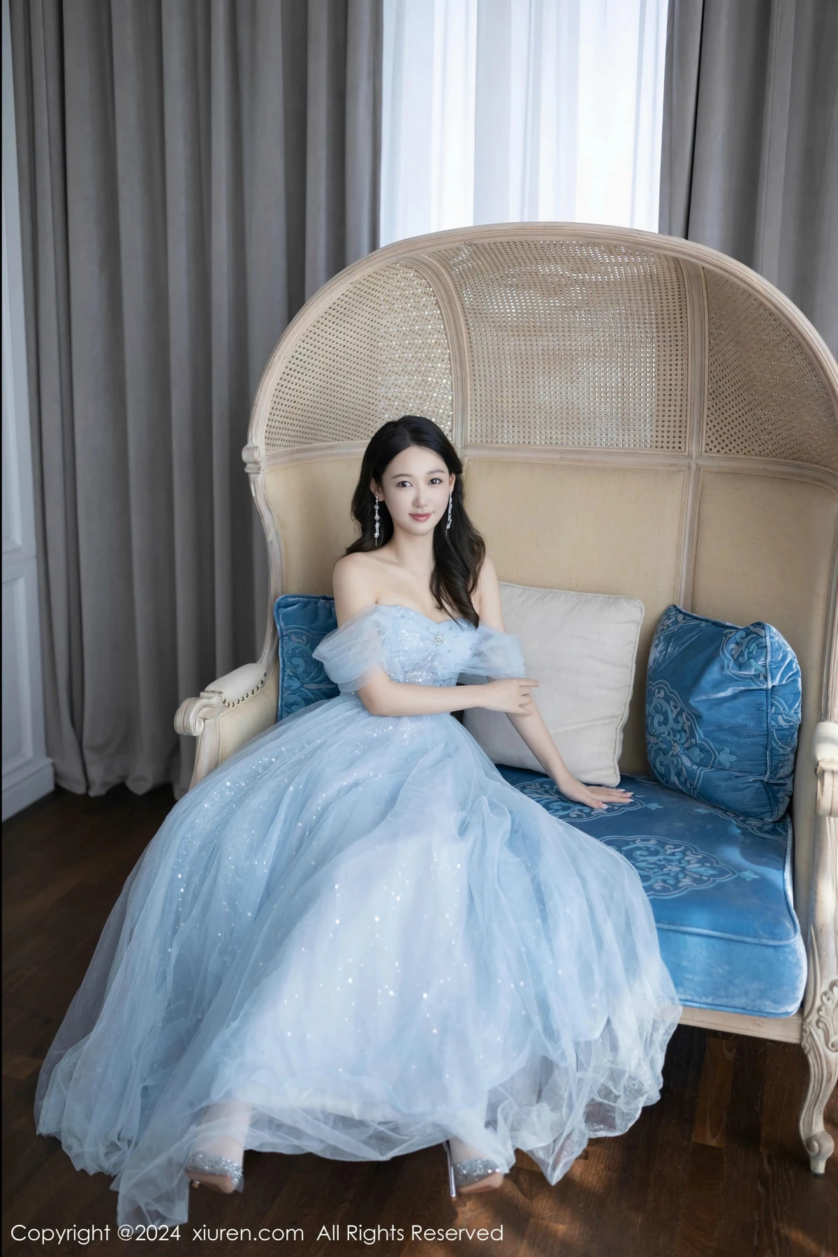 [[XiuRen秀人网]秀人网]No.9538_模特唐安琪性感淡蓝色薄纱礼裙露白色内衣秀曼妙身姿诱惑写真82P