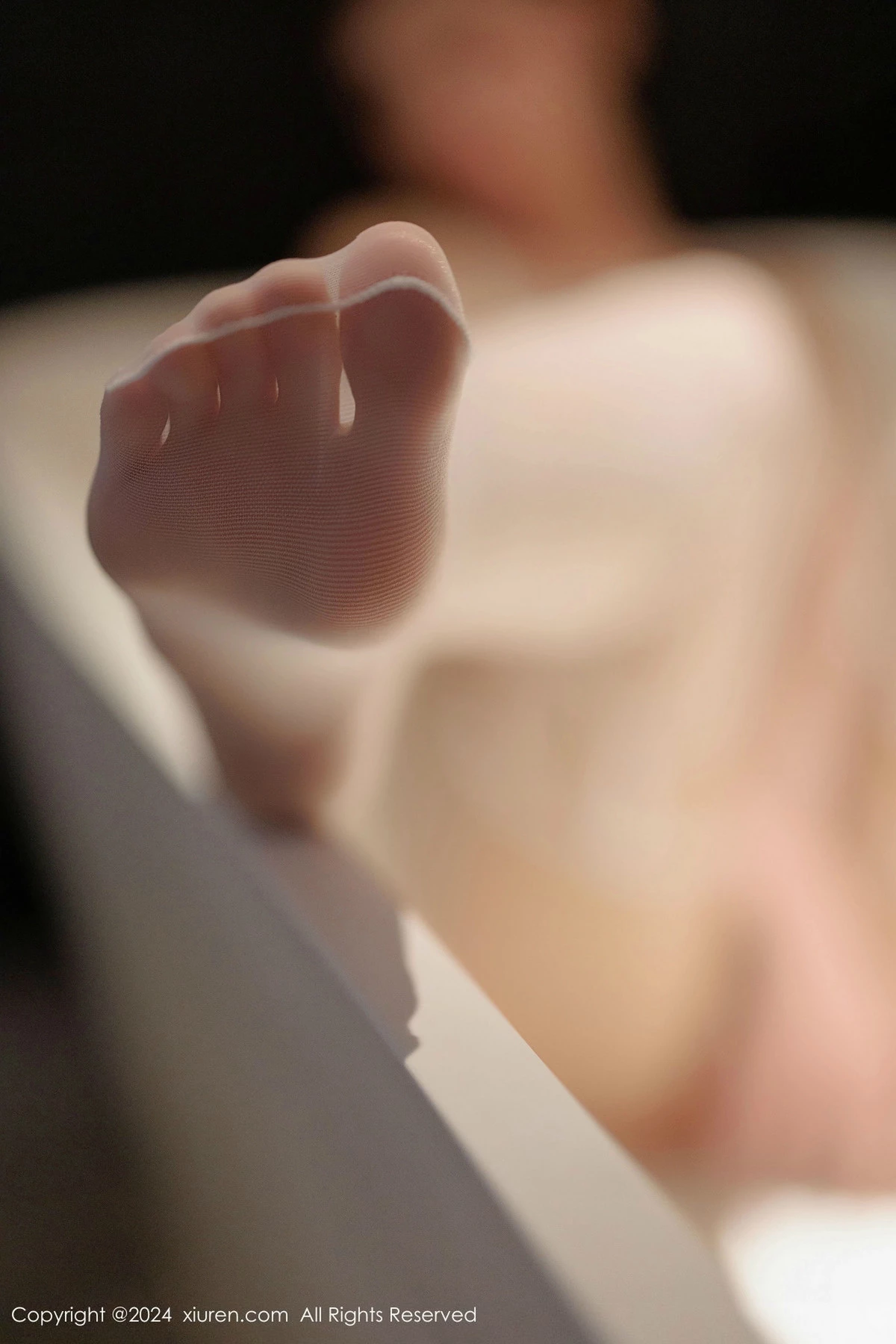 [[XiuRen秀人网]秀人网]No.9548_模特初梦瑶性感白色连衣短裙露白色内衣配白丝吊袜秀美腿诱惑写真84P