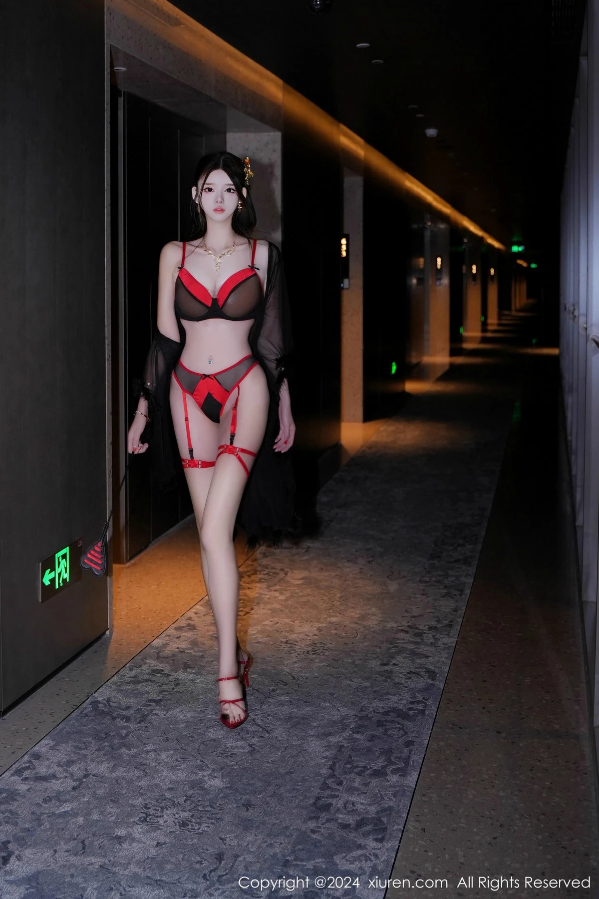 [[XiuRen秀人网]秀人网]No.9544_模特果茶姐姐私房性感红黑搭配情趣内衣秀曼妙身姿撩人诱惑写真64P
