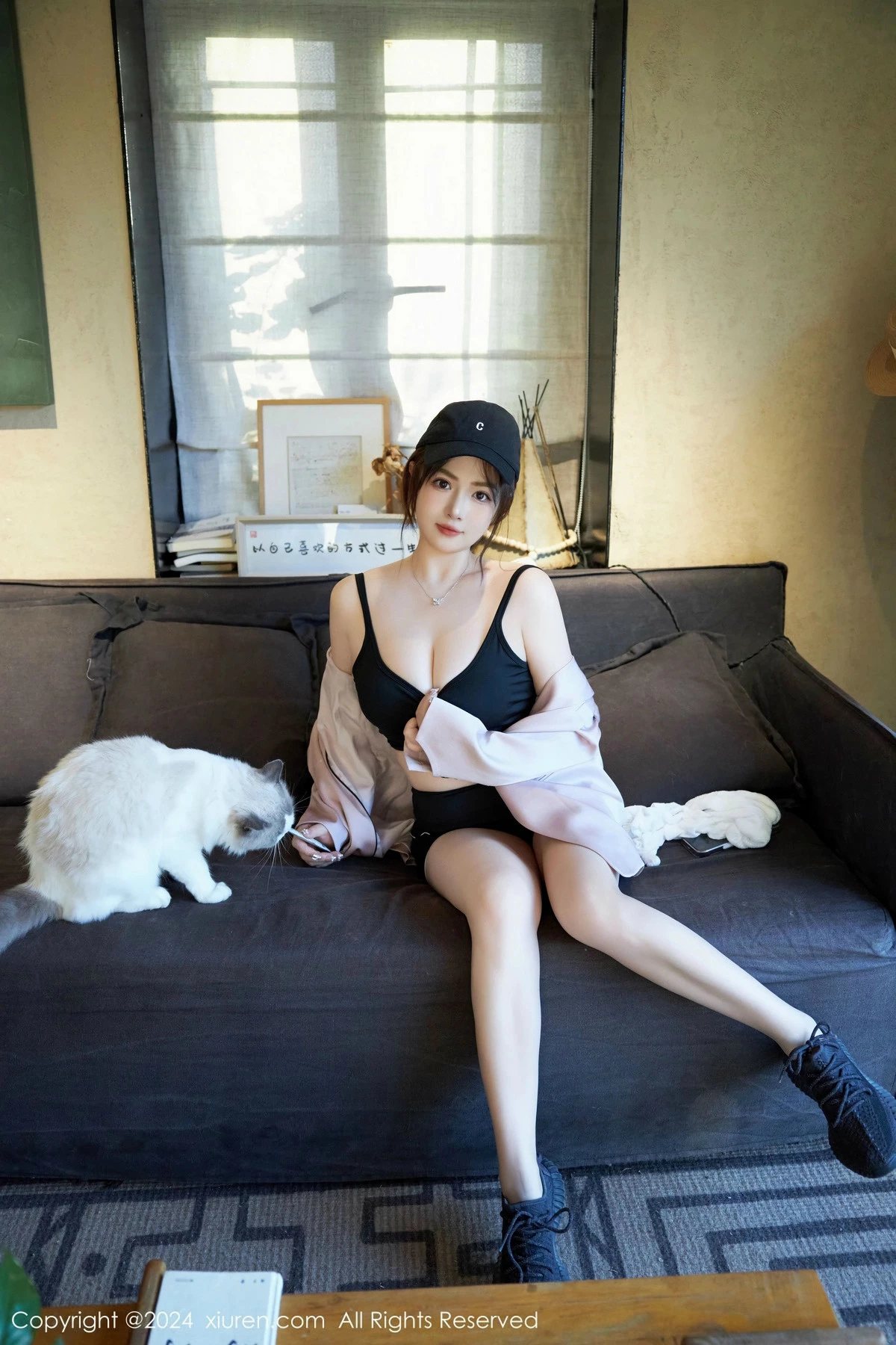 [[XiuRen秀人网]秀人网]No.9549_模特养乐多Doll性感深色运动服饰秀丰满身材白嫩美腿诱惑写真52P