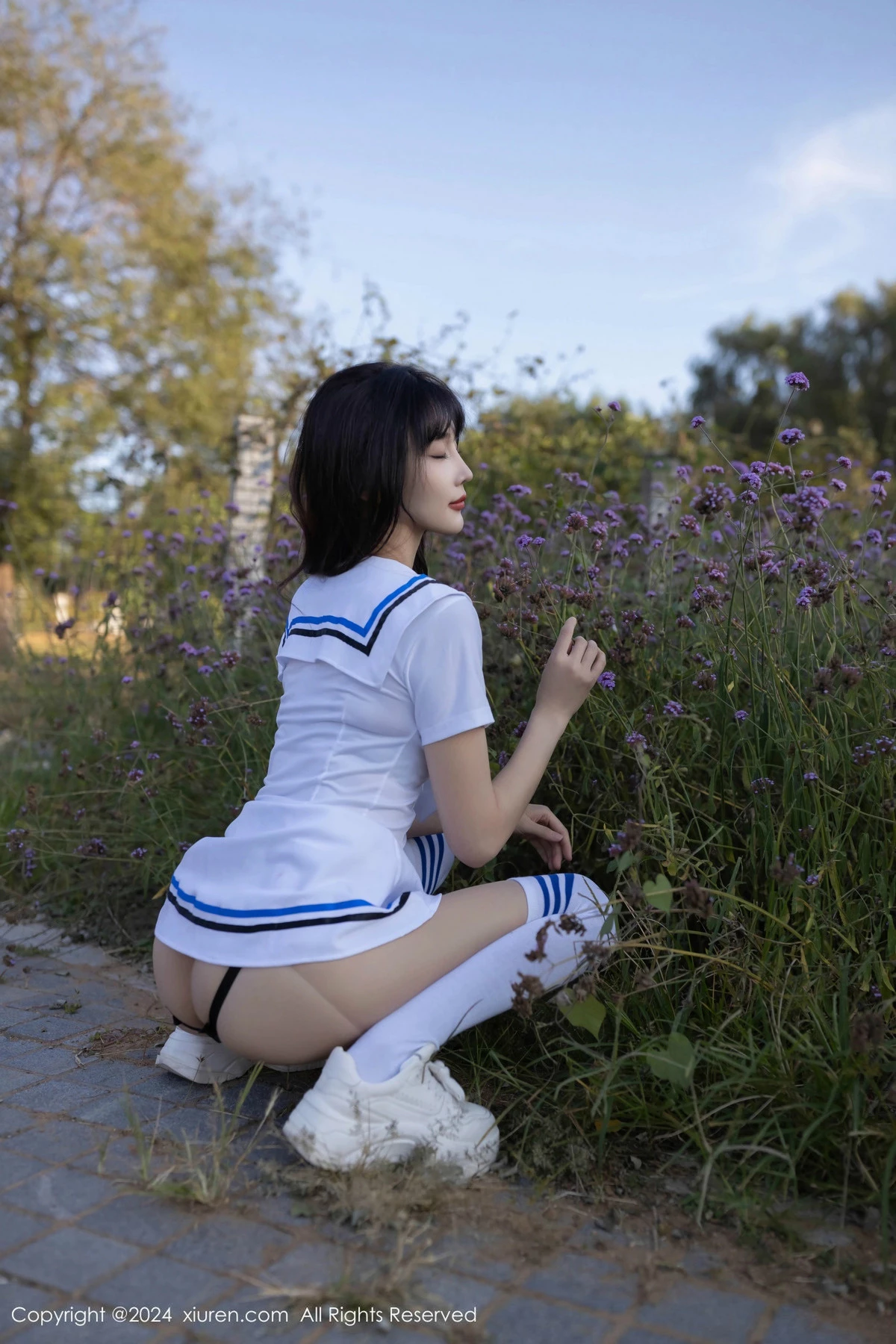 [[XiuRen秀人网]秀人网]No.9554_模特陆萱萱学生套装露黑色蕾丝内衣配开档肉丝秀完美身材诱惑写真80P