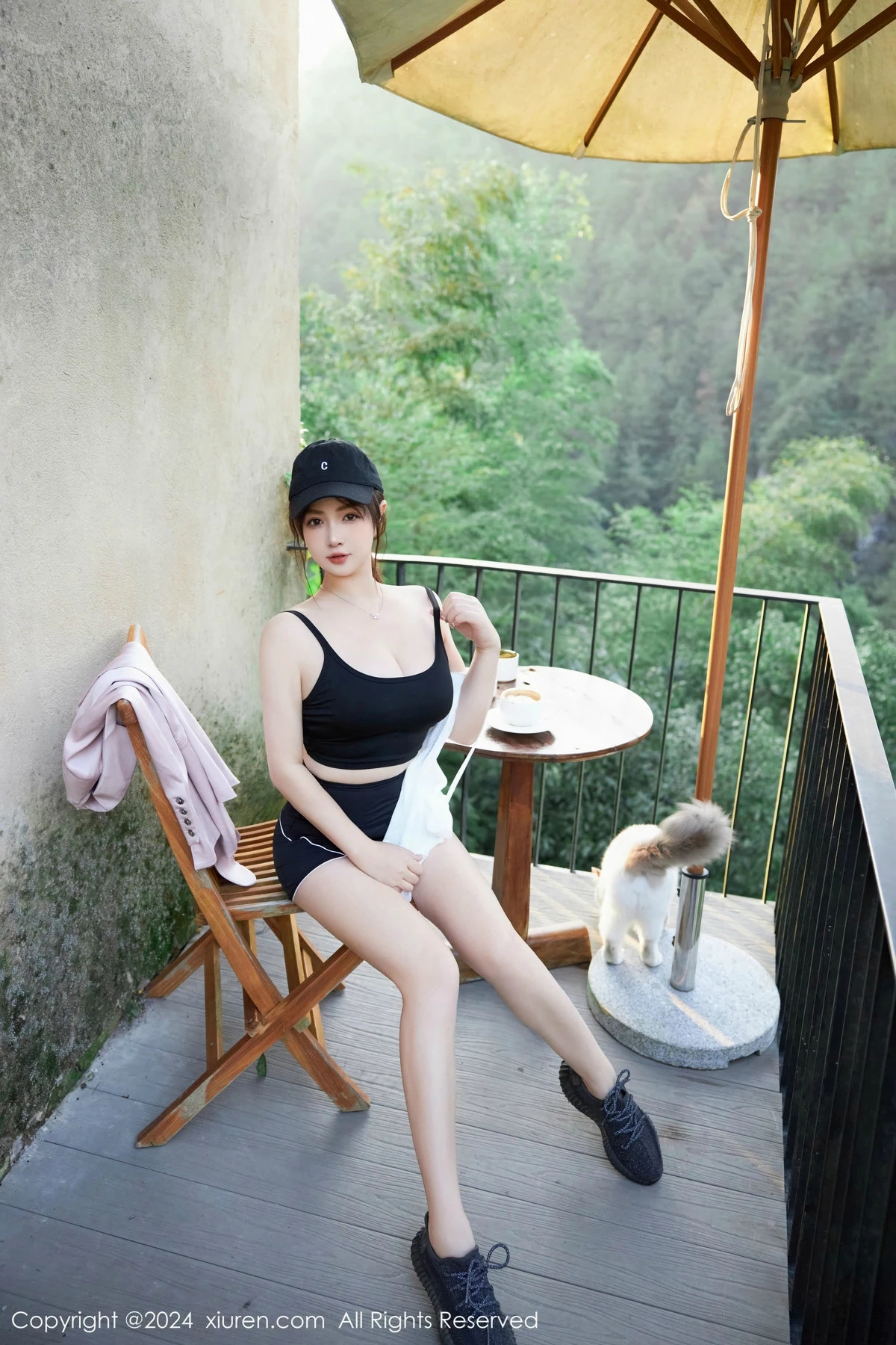 [[XiuRen秀人网]秀人网]No.9549_模特养乐多Doll性感深色运动服饰秀丰满身材白嫩美腿诱惑写真52P