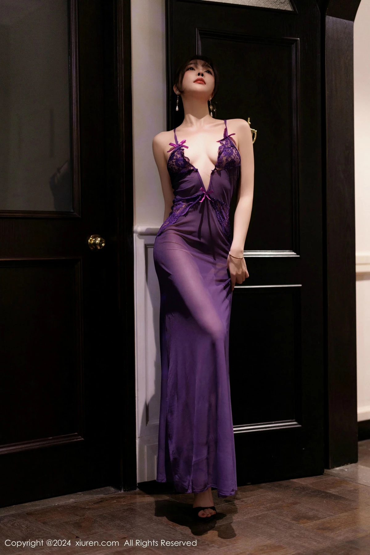 [[XiuRen秀人网]秀人网]No.9553_女神徐莉芝Booty性感花色旗袍+紫色连衣裙秀曼妙身姿诱惑写真84P