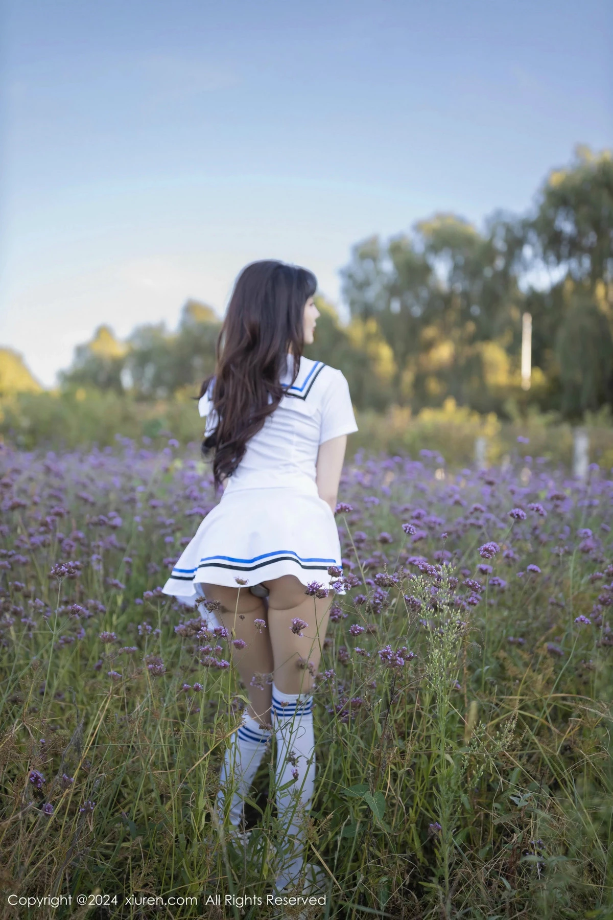 [[XiuRen秀人网]秀人网]No.9554_模特陆萱萱学生套装露黑色蕾丝内衣配开档肉丝秀完美身材诱惑写真80P