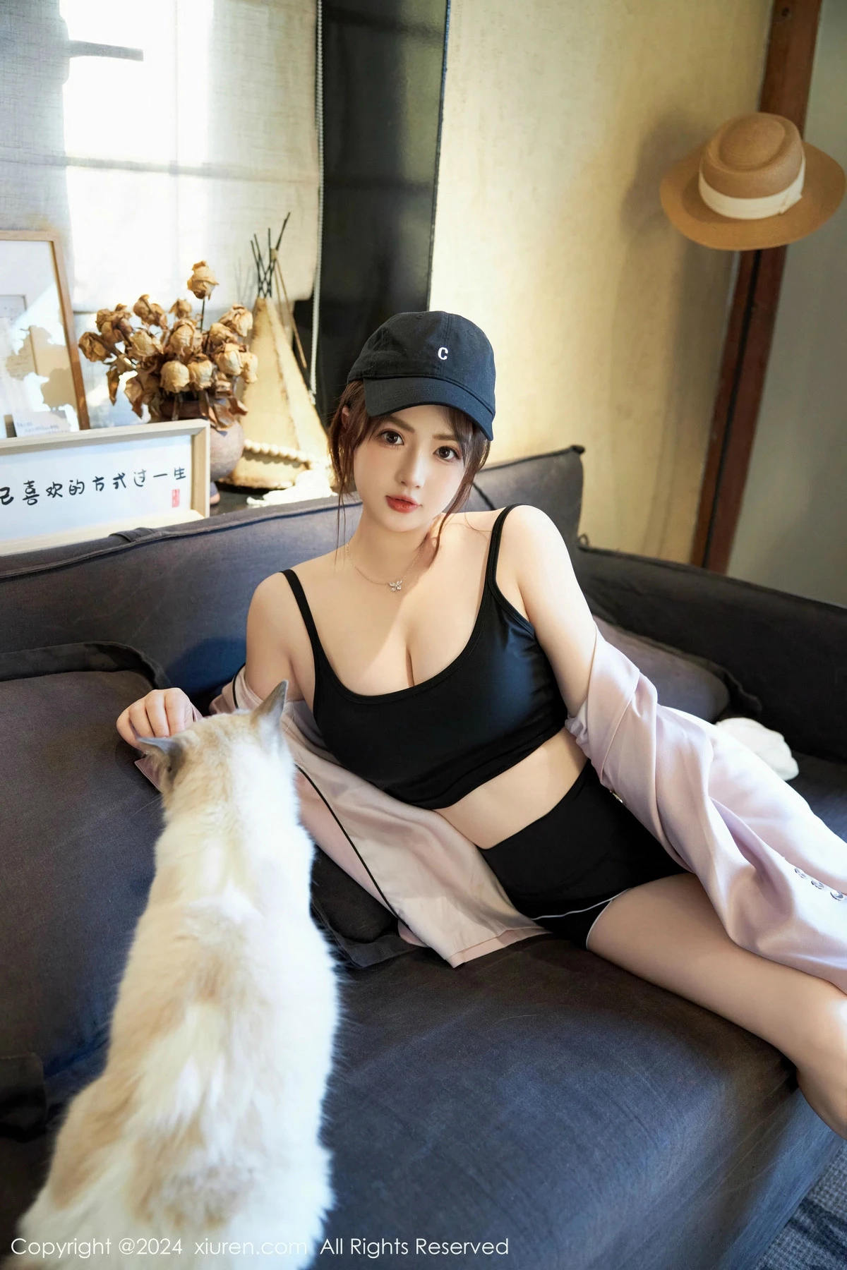 [[XiuRen秀人网]秀人网]No.9549_模特养乐多Doll性感深色运动服饰秀丰满身材白嫩美腿诱惑写真52P