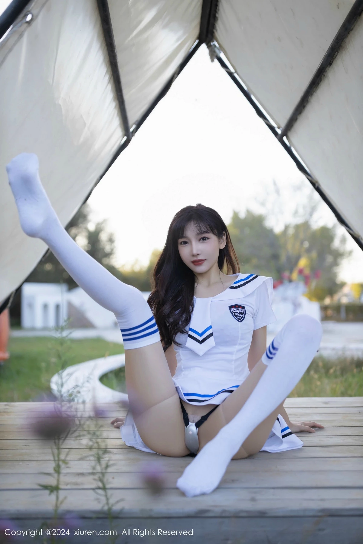 [[XiuRen秀人网]秀人网]No.9554_模特陆萱萱学生套装露黑色蕾丝内衣配开档肉丝秀完美身材诱惑写真80P