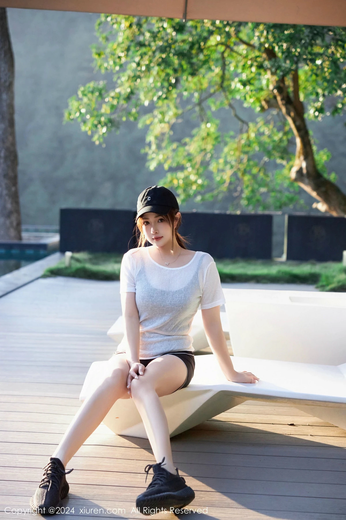 [[XiuRen秀人网]秀人网]No.9549_模特养乐多Doll性感深色运动服饰秀丰满身材白嫩美腿诱惑写真52P