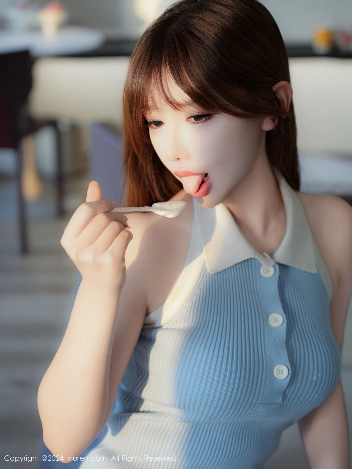 [[XiuRen秀人网]秀人网]No.9458_新人模特李金金蓝色连衣短裙露白色内衣配白丝吊袜秀美腿诱惑写真98P