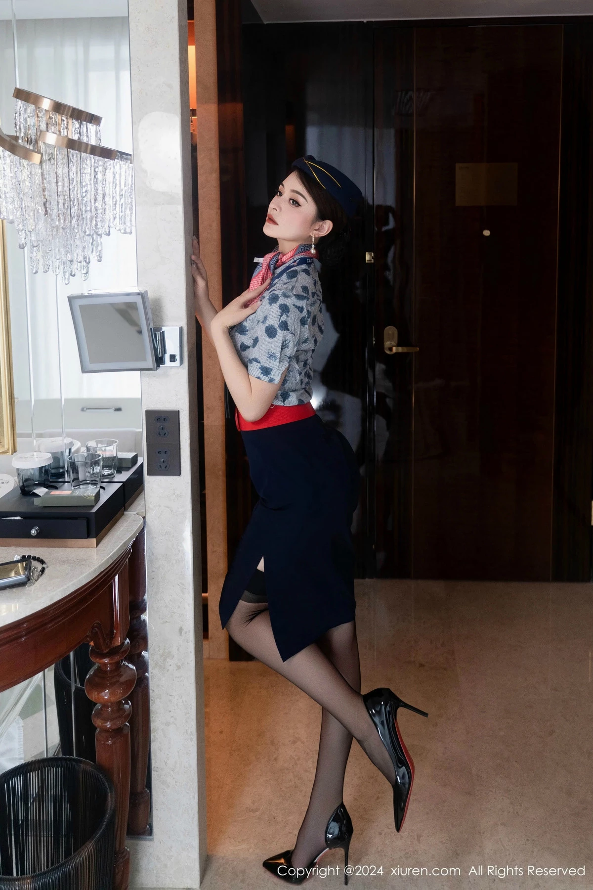 [[XiuRen秀人网]秀人网]No.9459_新人模特灿宝性感制服露白色内衣配黑丝袜秀完美身材诱惑写真118P