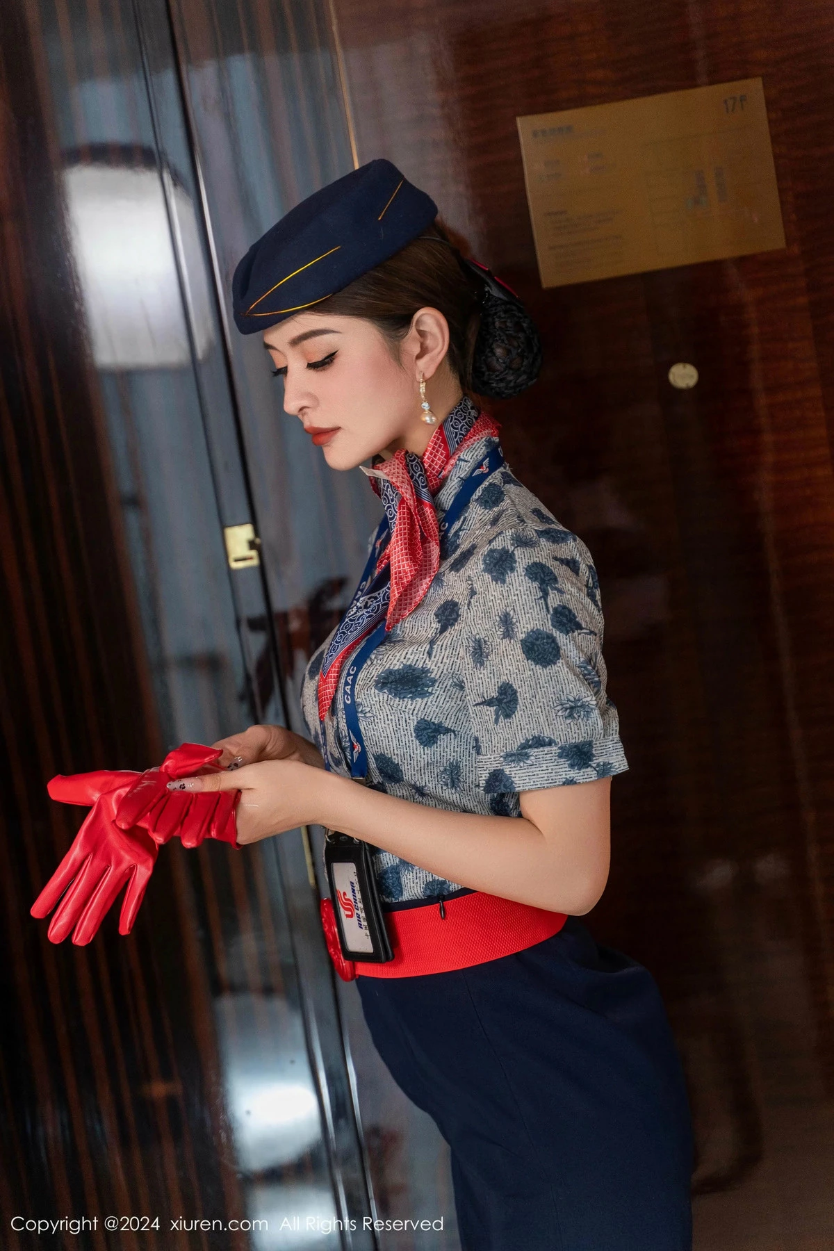 [[XiuRen秀人网]秀人网]No.9459_新人模特灿宝性感制服露白色内衣配黑丝袜秀完美身材诱惑写真118P