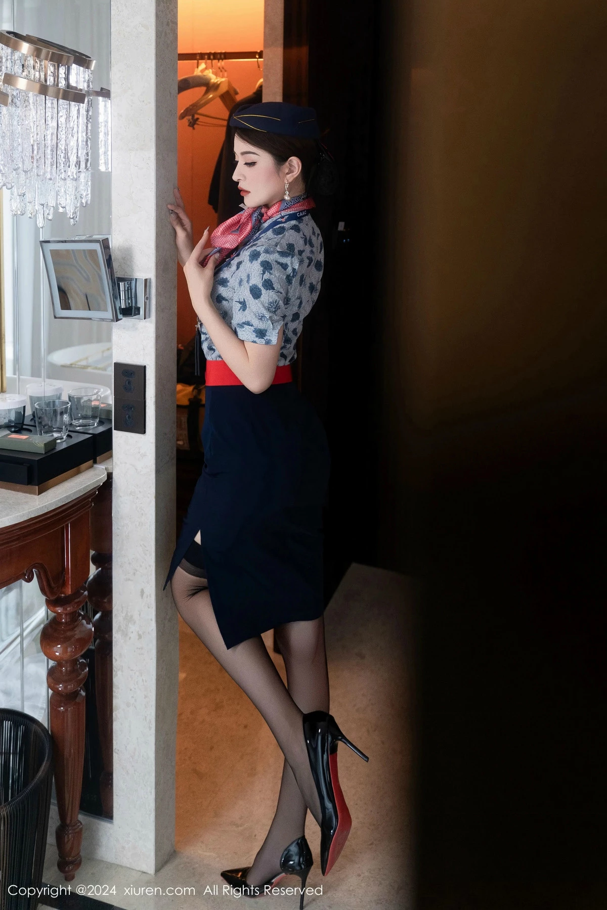 [[XiuRen秀人网]秀人网]No.9459_新人模特灿宝性感制服露白色内衣配黑丝袜秀完美身材诱惑写真118P