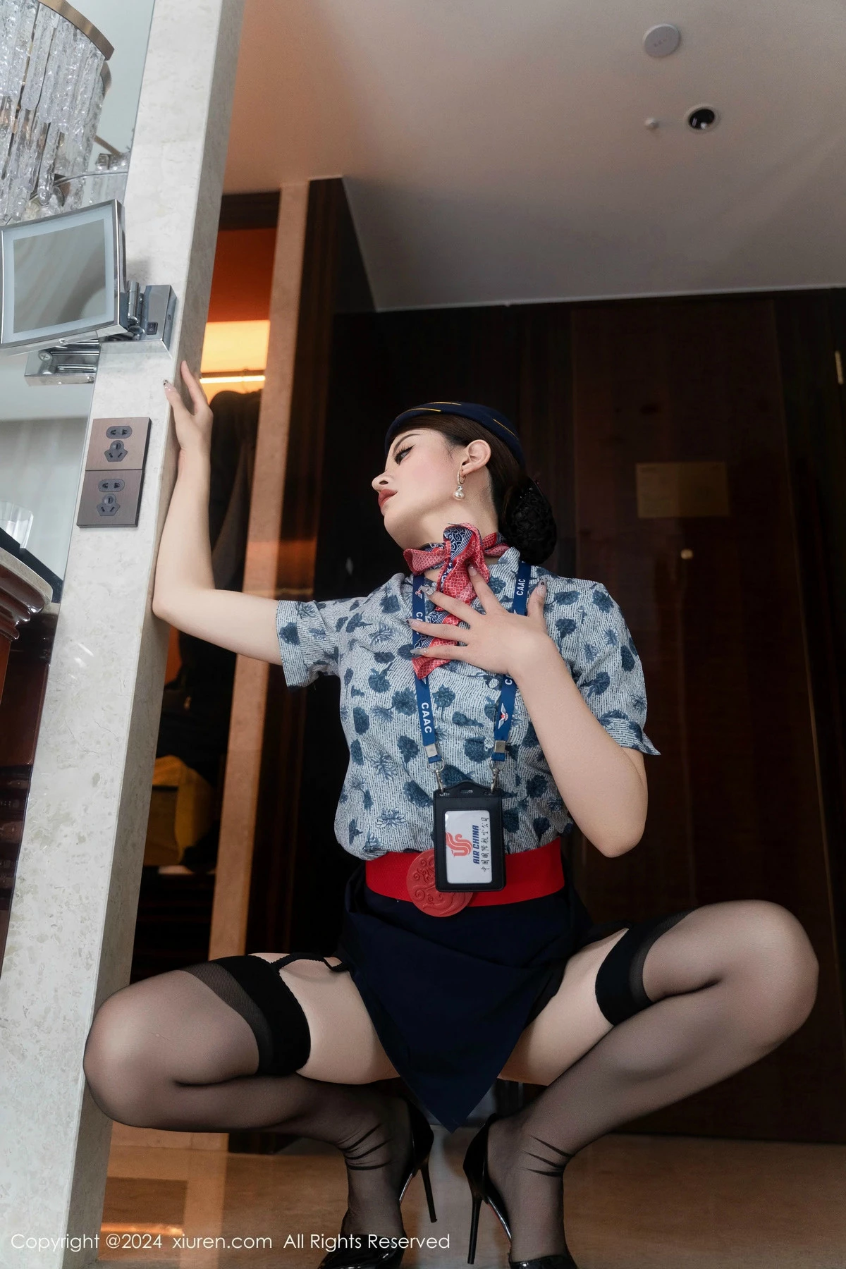 [[XiuRen秀人网]秀人网]No.9459_新人模特灿宝性感制服露白色内衣配黑丝袜秀完美身材诱惑写真118P