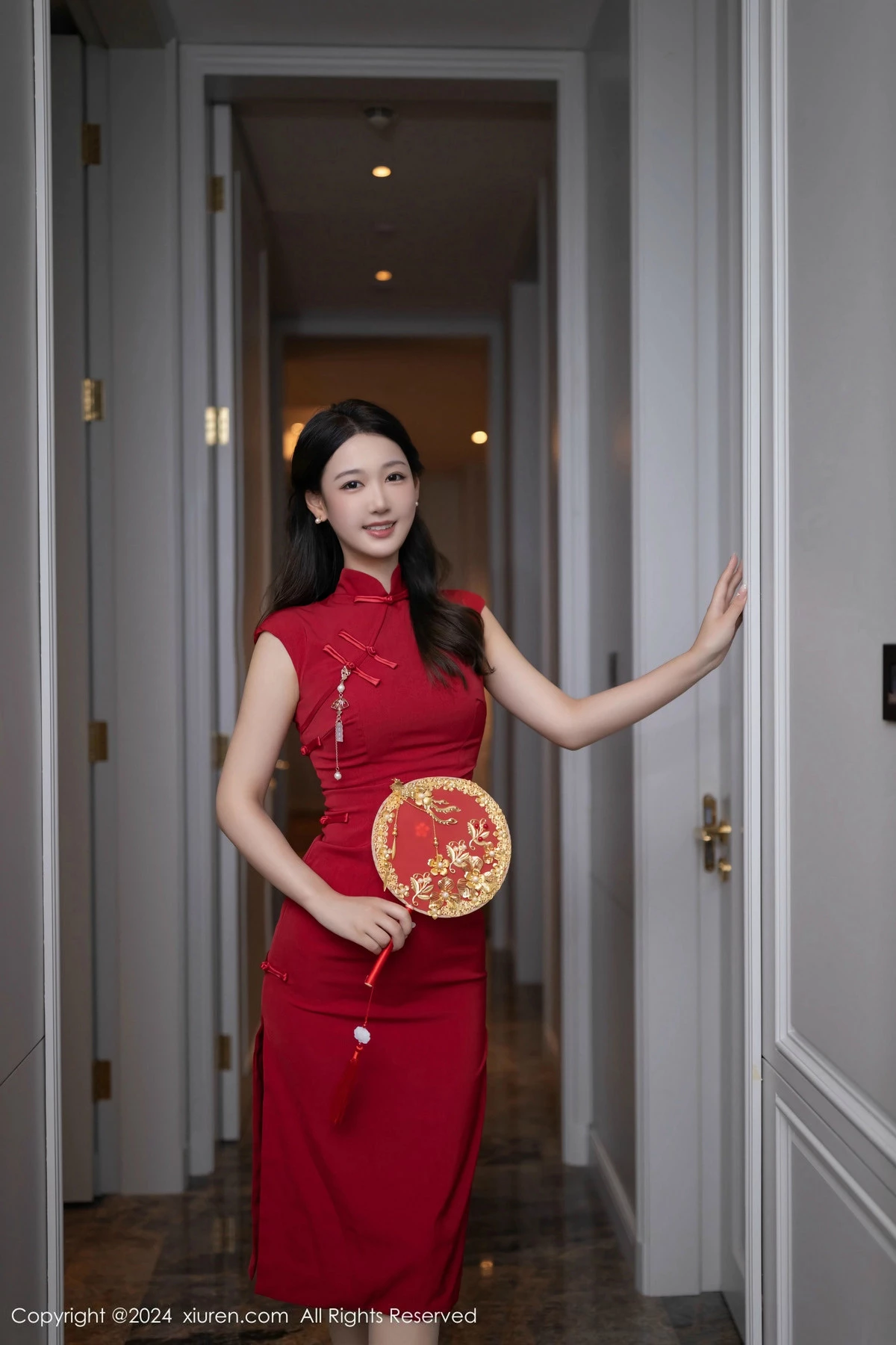 [[XiuRen秀人网]秀人网]No.9463_模特唐安琪性感红色旗袍露红色内衣配超薄肉丝秀曼妙身姿诱惑写真81P