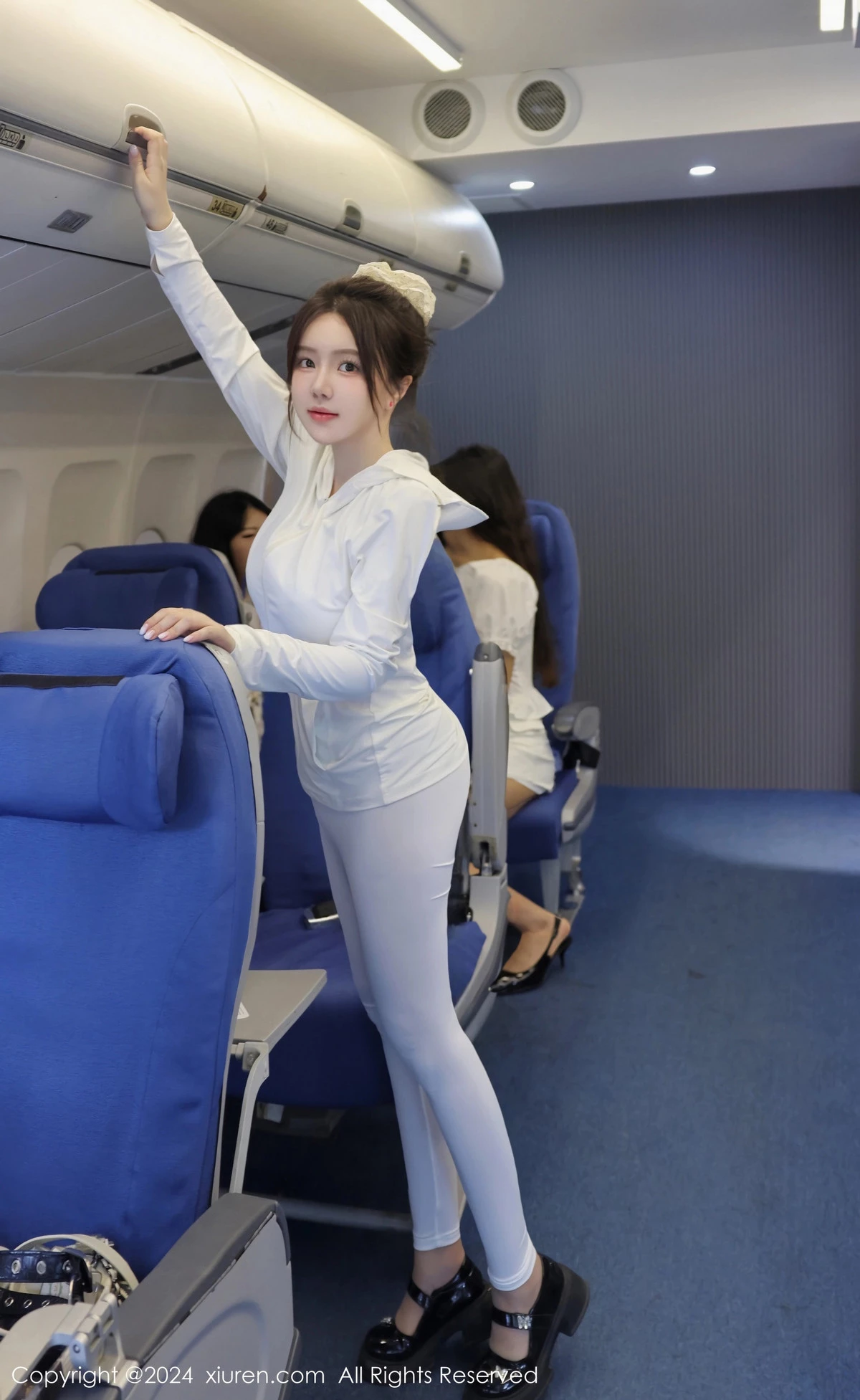 [[XiuRen秀人网]秀人网]No.9559_模特小薯条nienie性感白色制服+粉色猫女郎服饰秀完美身材诱惑写真57P