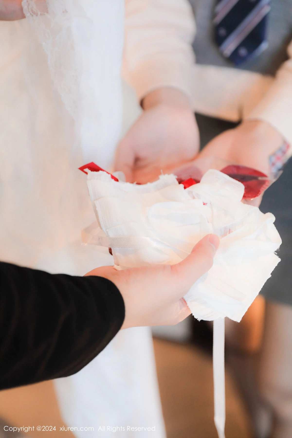 [[XiuRen秀人网]秀人网]No.9562_模特桃妖夭性感JK制服露白色内衣配超薄黑丝秀完美身材诱惑写真78P