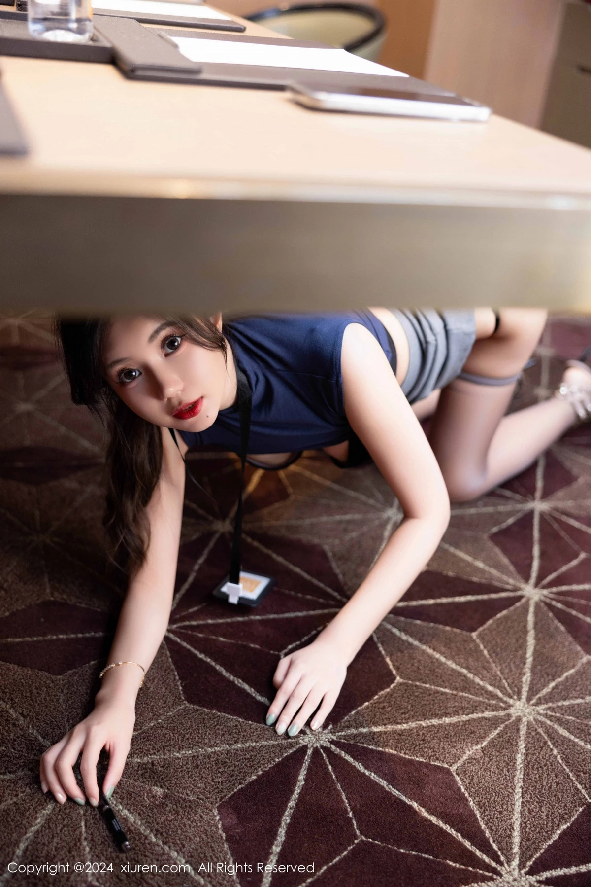 [[XiuRen秀人网]秀人网]No.9560_女神绮里嘉ula性感深色OL服饰配开档黑丝秀曼妙身材诱惑写真99P