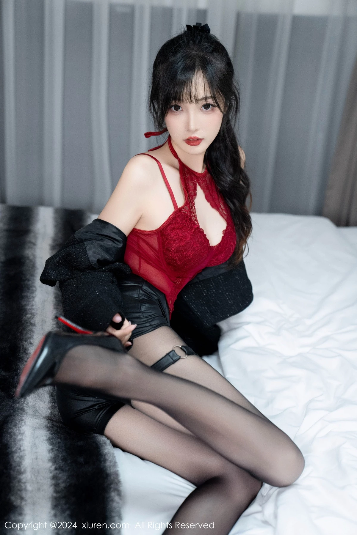 [[XiuRen秀人网]秀人网]No.9561_模特林星阑性感红色蕾丝连体衣配黑丝吊袜秀曼妙身姿诱惑写真90P