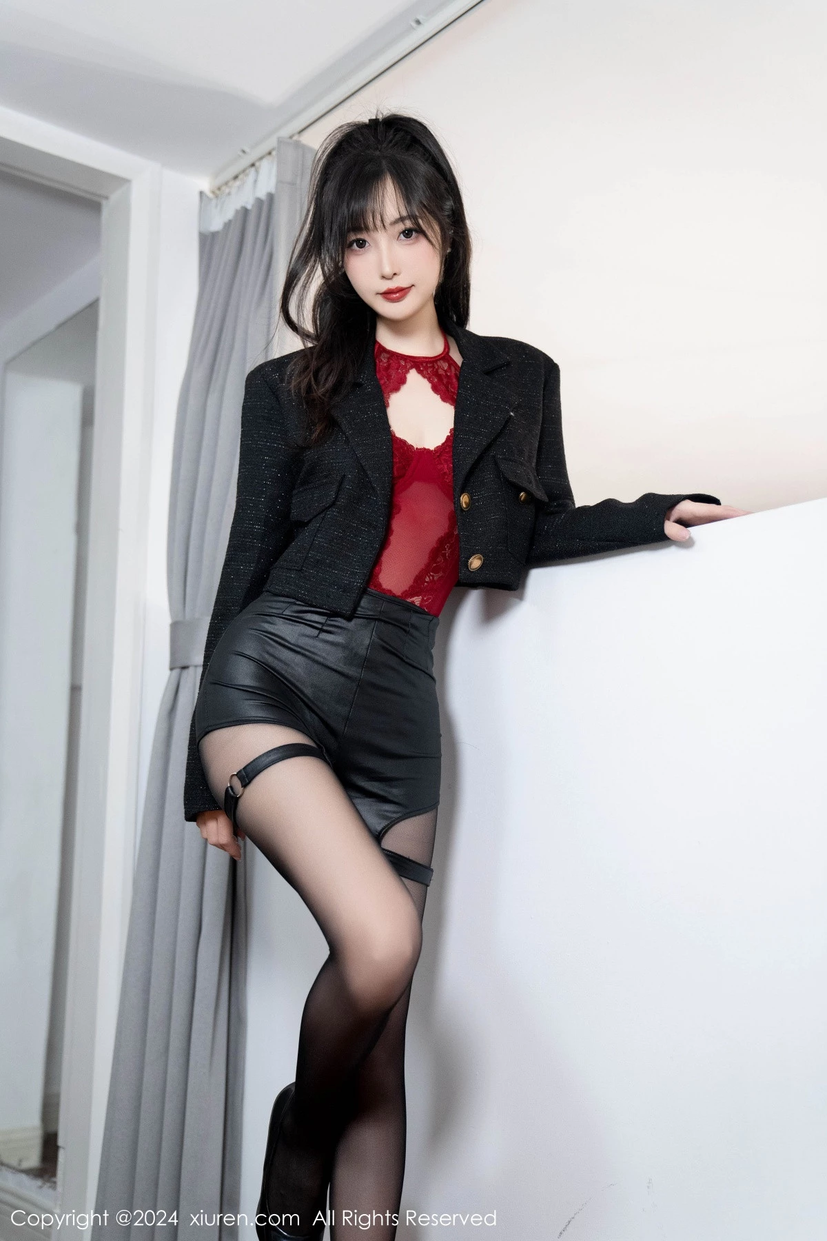 [[XiuRen秀人网]秀人网]No.9561_模特林星阑性感红色蕾丝连体衣配黑丝吊袜秀曼妙身姿诱惑写真90P