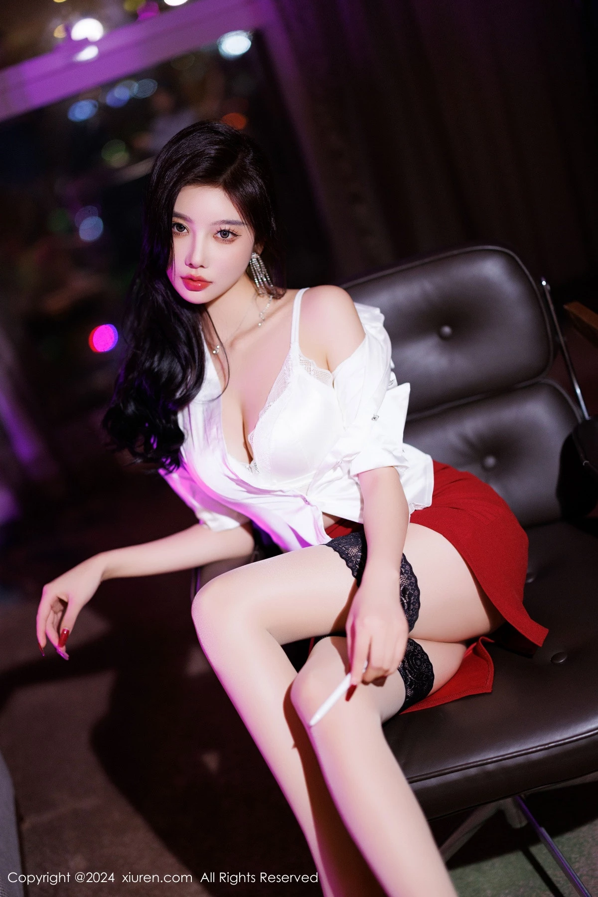 [[XiuRen秀人网]秀人网]No.9565_女神杨晨晨Yome性感白T配红短裙露白色内衣秀丰腴身材诱惑写真80P