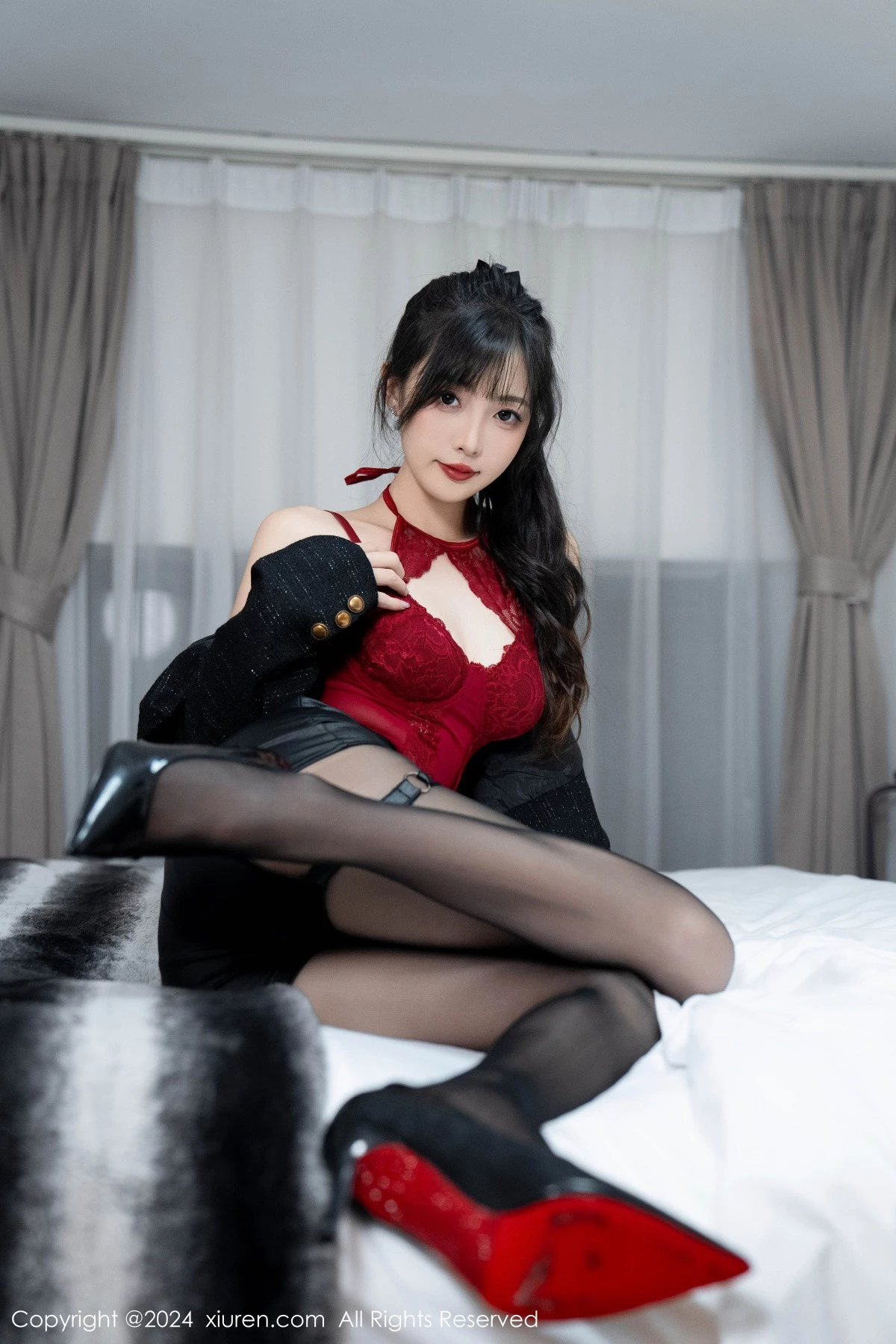 [[XiuRen秀人网]秀人网]No.9561_模特林星阑性感红色蕾丝连体衣配黑丝吊袜秀曼妙身姿诱惑写真90P