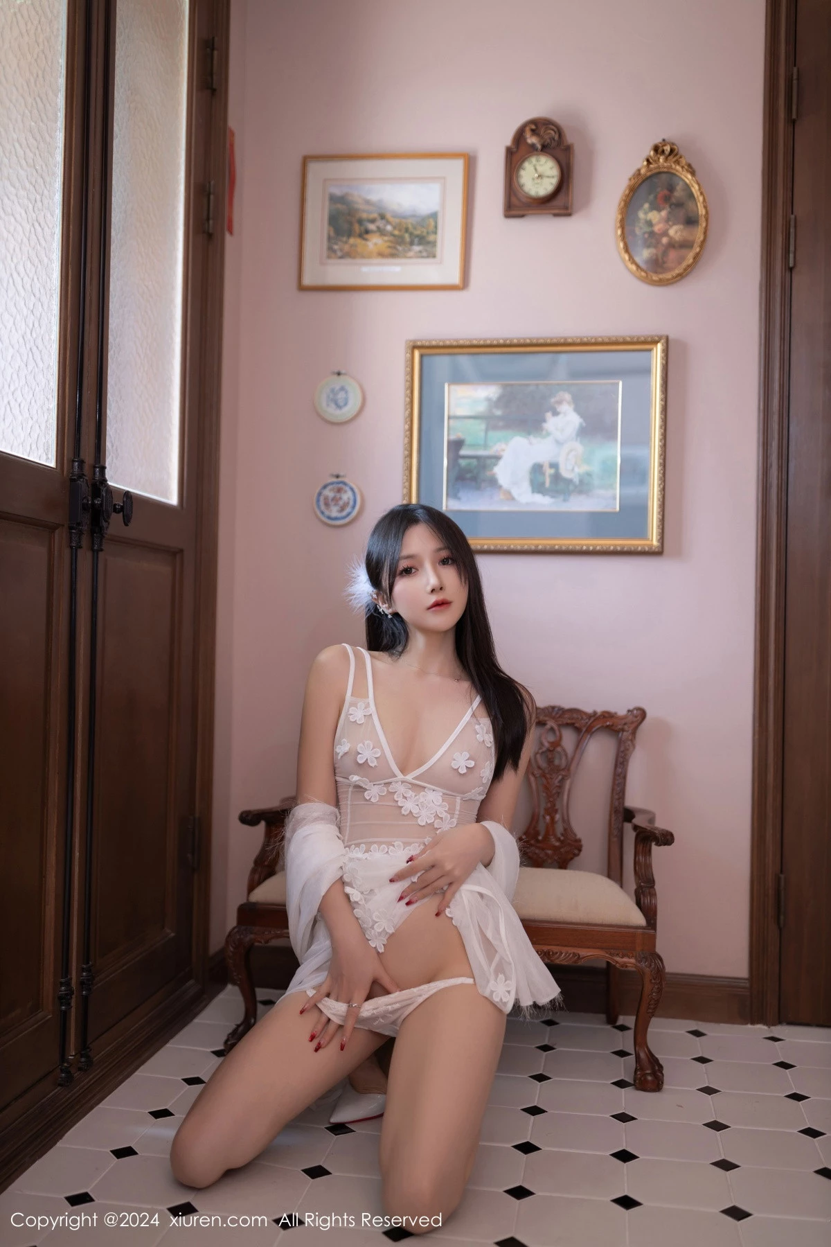 [[XiuRen秀人网]秀人网]No.9564_模特鱼子酱Fish性感白色连衣短裙配超薄肉丝秀曼妙身姿诱惑写真80P