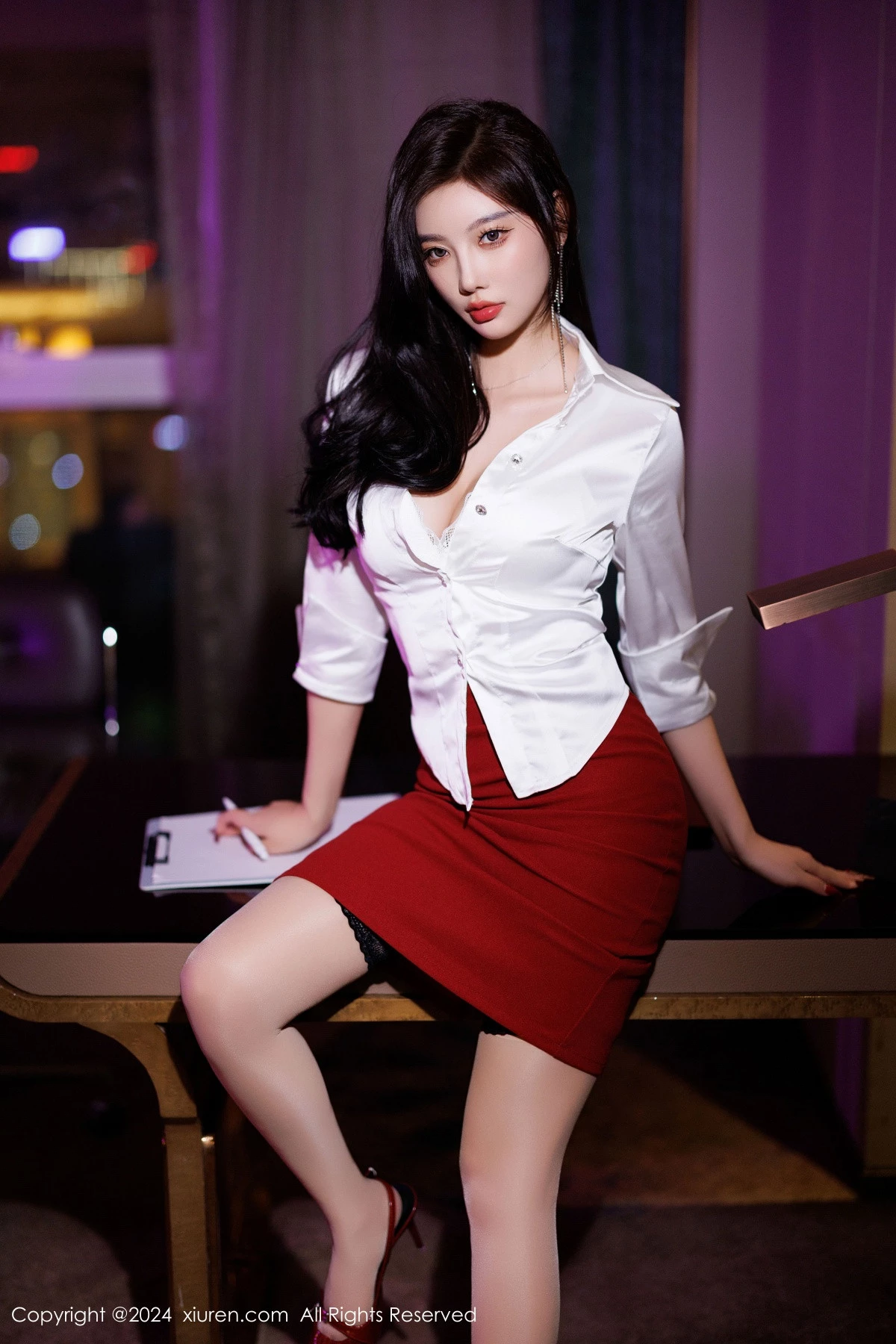 [[XiuRen秀人网]秀人网]No.9565_女神杨晨晨Yome性感白T配红短裙露白色内衣秀丰腴身材诱惑写真80P