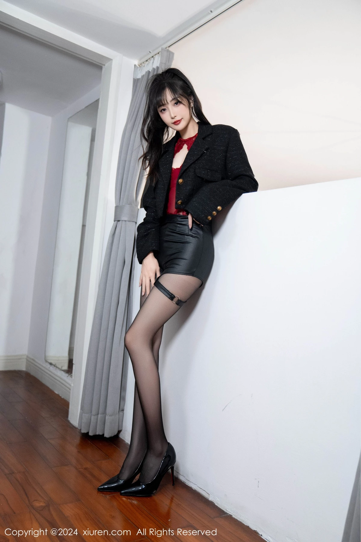 [[XiuRen秀人网]秀人网]No.9561_模特林星阑性感红色蕾丝连体衣配黑丝吊袜秀曼妙身姿诱惑写真90P