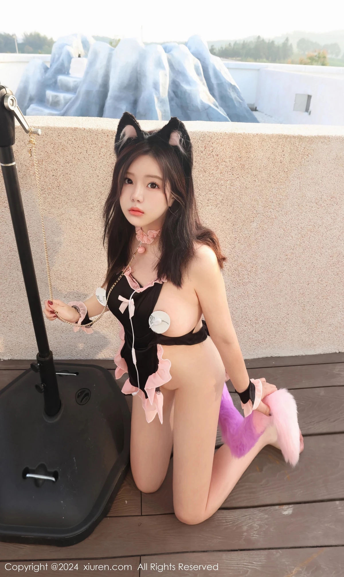 [[XiuRen秀人网]秀人网]No.9559_模特小薯条nienie性感白色制服+粉色猫女郎服饰秀完美身材诱惑写真57P