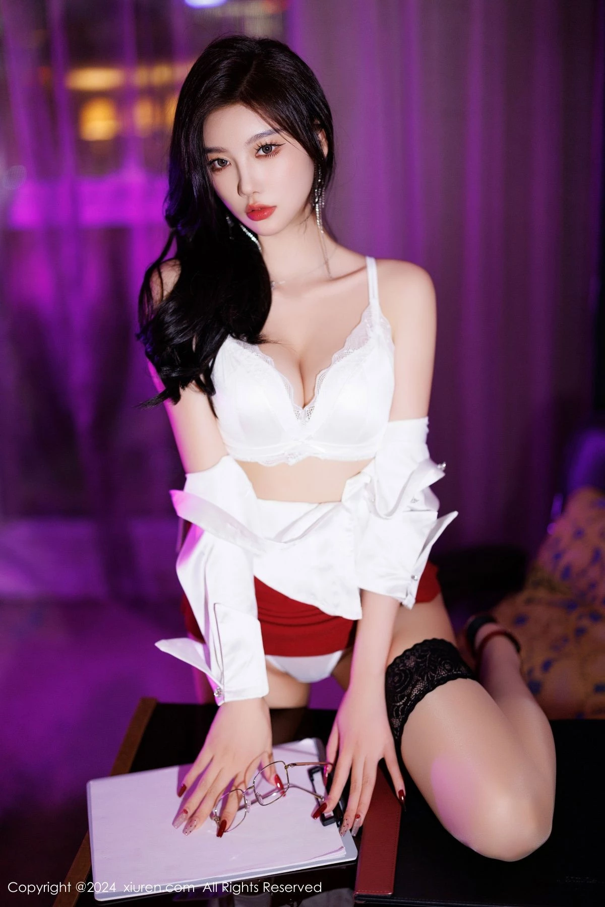 [[XiuRen秀人网]秀人网]No.9565_女神杨晨晨Yome性感白T配红短裙露白色内衣秀丰腴身材诱惑写真80P