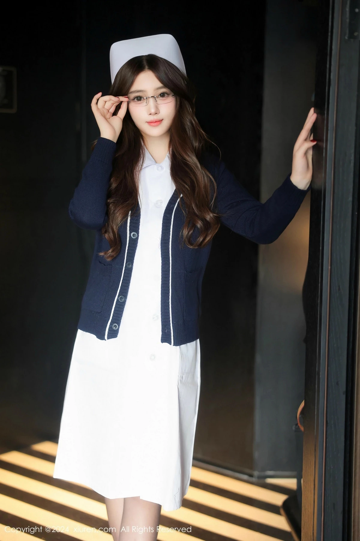 [[XiuRen秀人网]秀人网]No.9570_模特蛋蛋宝性感白色护士服露粉色内衣配超薄黑丝秀丰腴身材写真76P