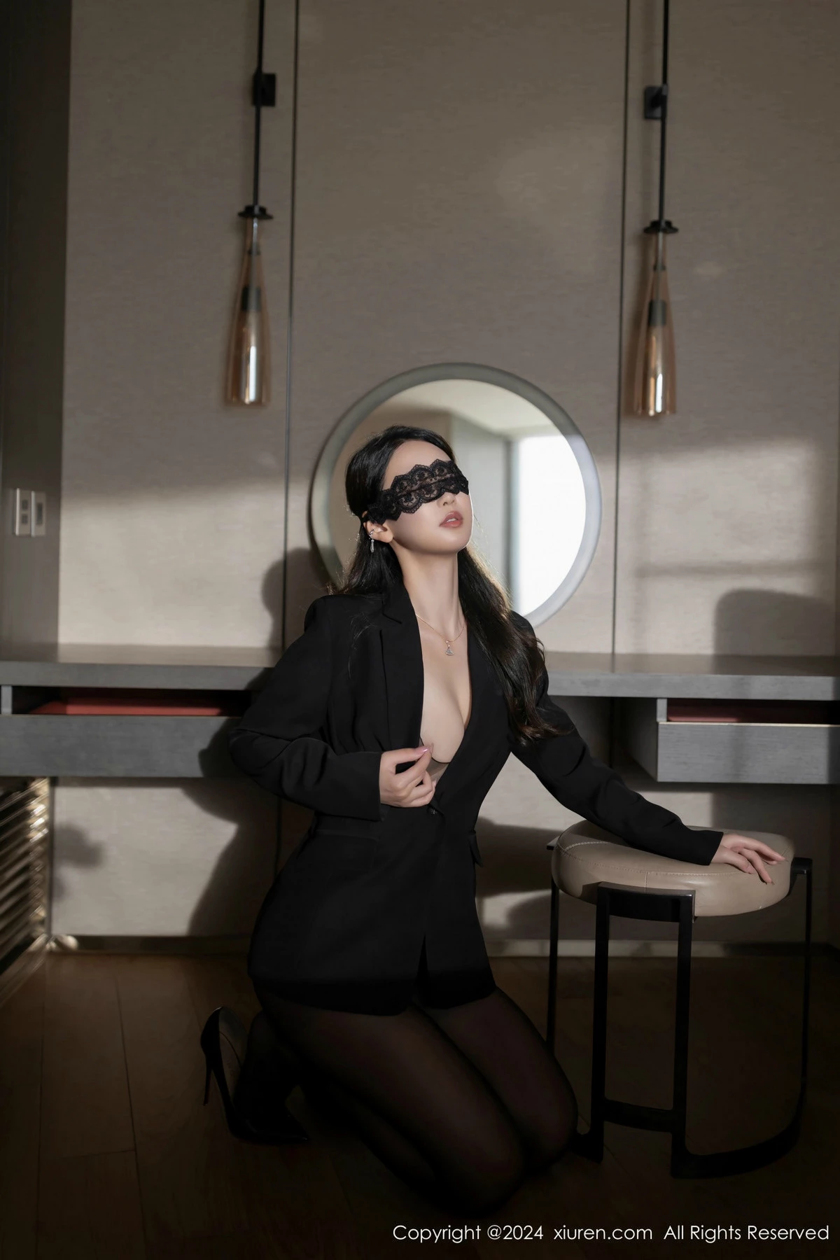 [[XiuRen秀人网]秀人网]No.9571_模特唐安琪私房性感黑色西服配开档黑丝秀曼妙身姿惹火诱惑写真83P