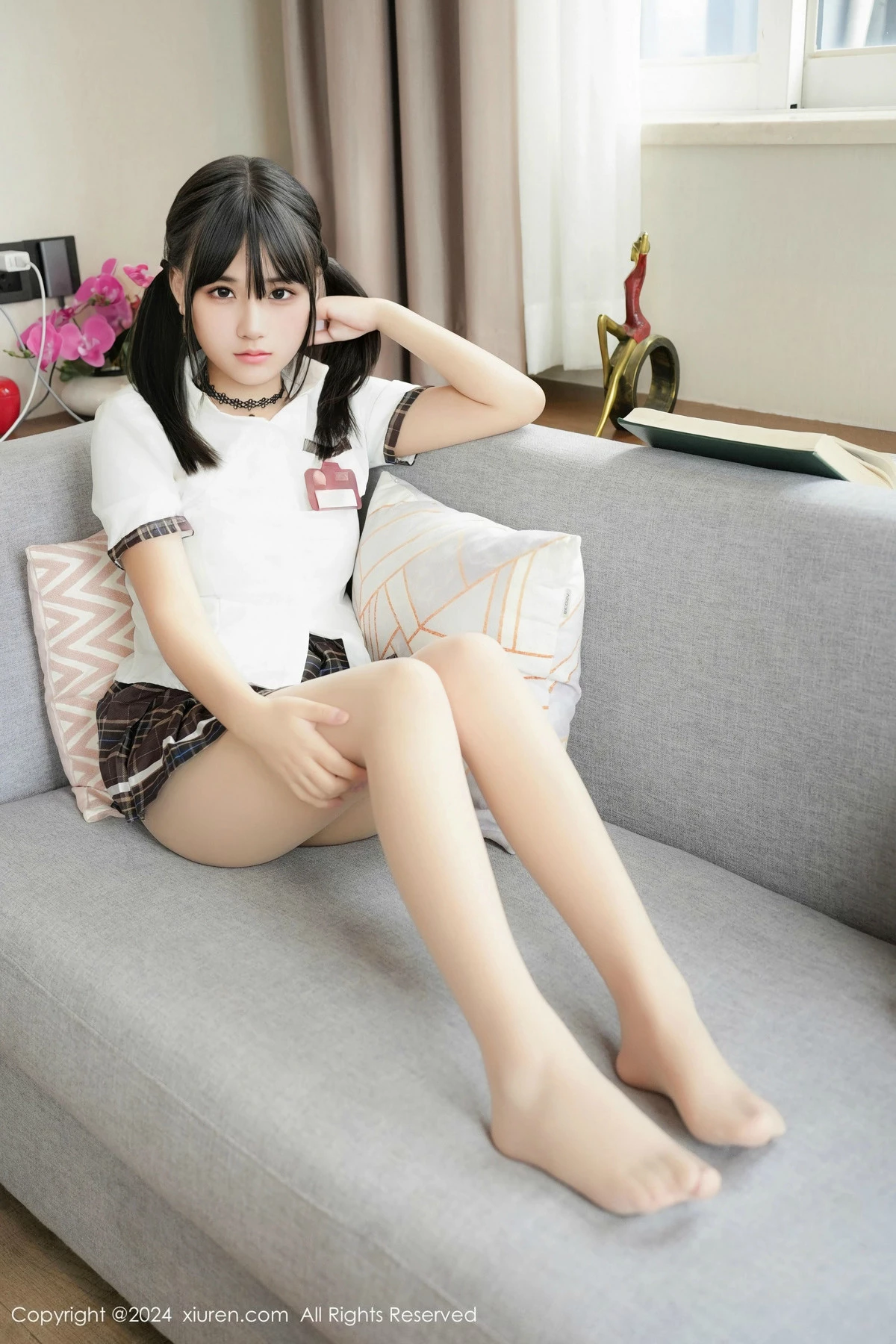 [[XiuRen秀人网]秀人网]No.9573_模特姚若兮vay性感白色学妹制服配超薄肉丝秀曼妙身姿诱惑写真53P