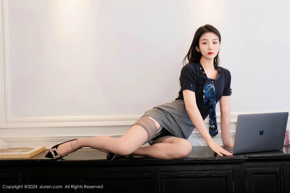 [[XiuRen秀人网]秀人网]No.9580_模特希恬儿性感红色情趣护士服配白丝袜秀曼妙身姿撩人诱惑写真66P