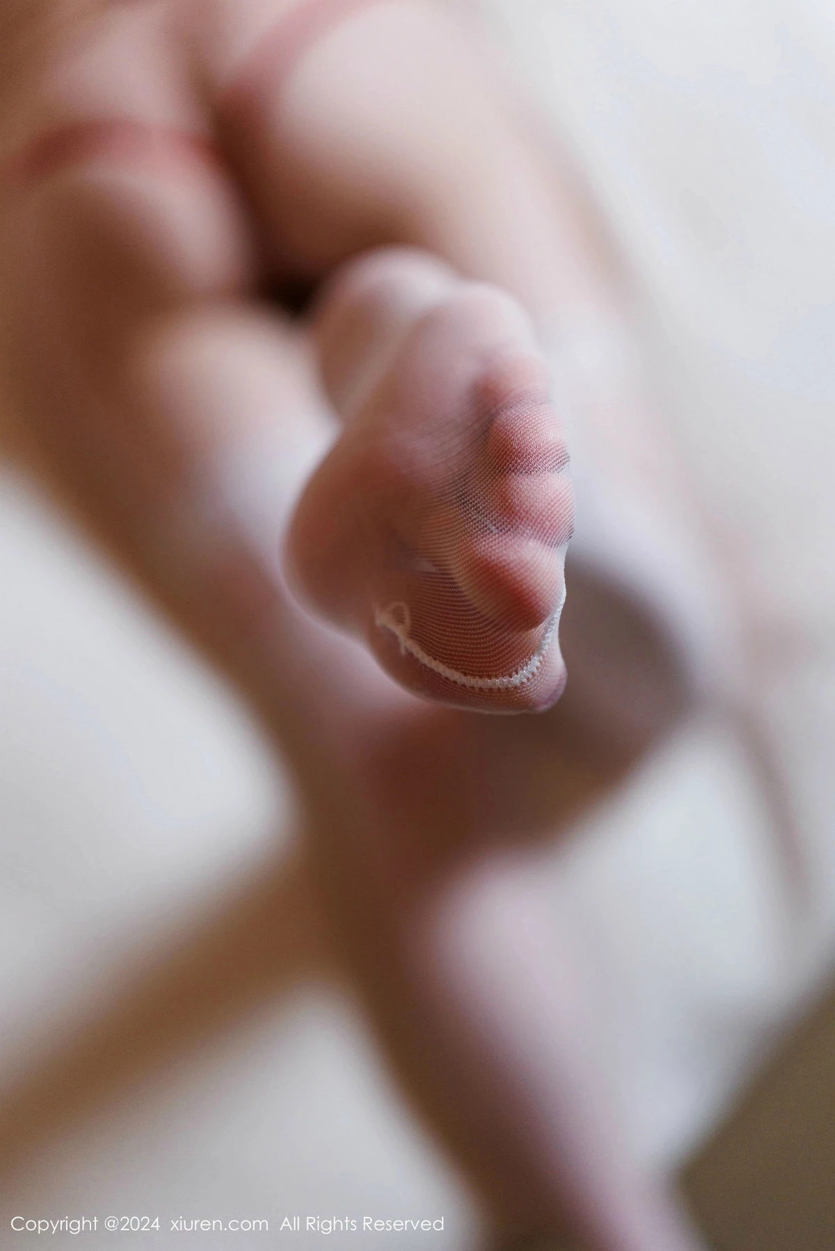 [[XiuRen秀人网]秀人网]No.9584_模特梦心玥粉色连衣长裙露红色内衣配白丝袜秀高挑身材诱惑写真91P