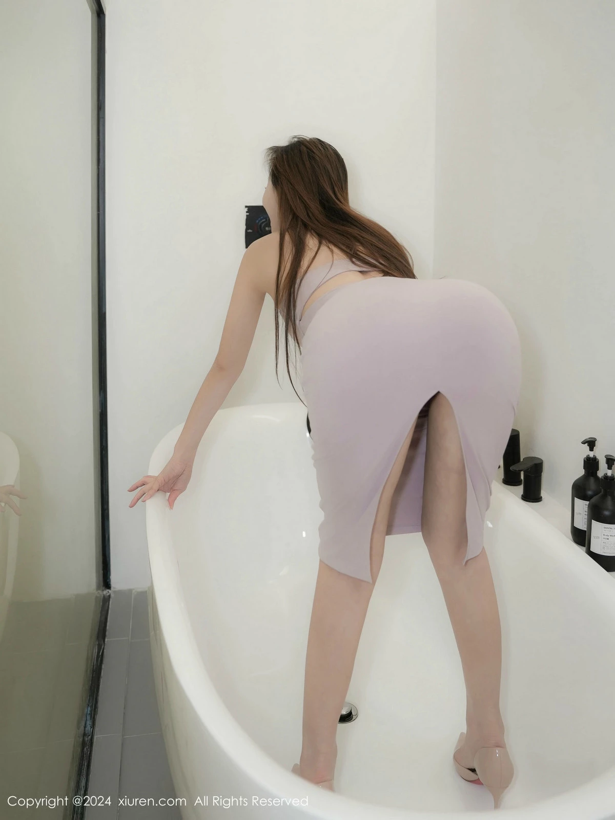 [[XiuRen秀人网]秀人网]No.9581_模特糖糖❤性感肉色长裙露超薄无内白丝秀曼妙身姿惹火诱惑写真60P