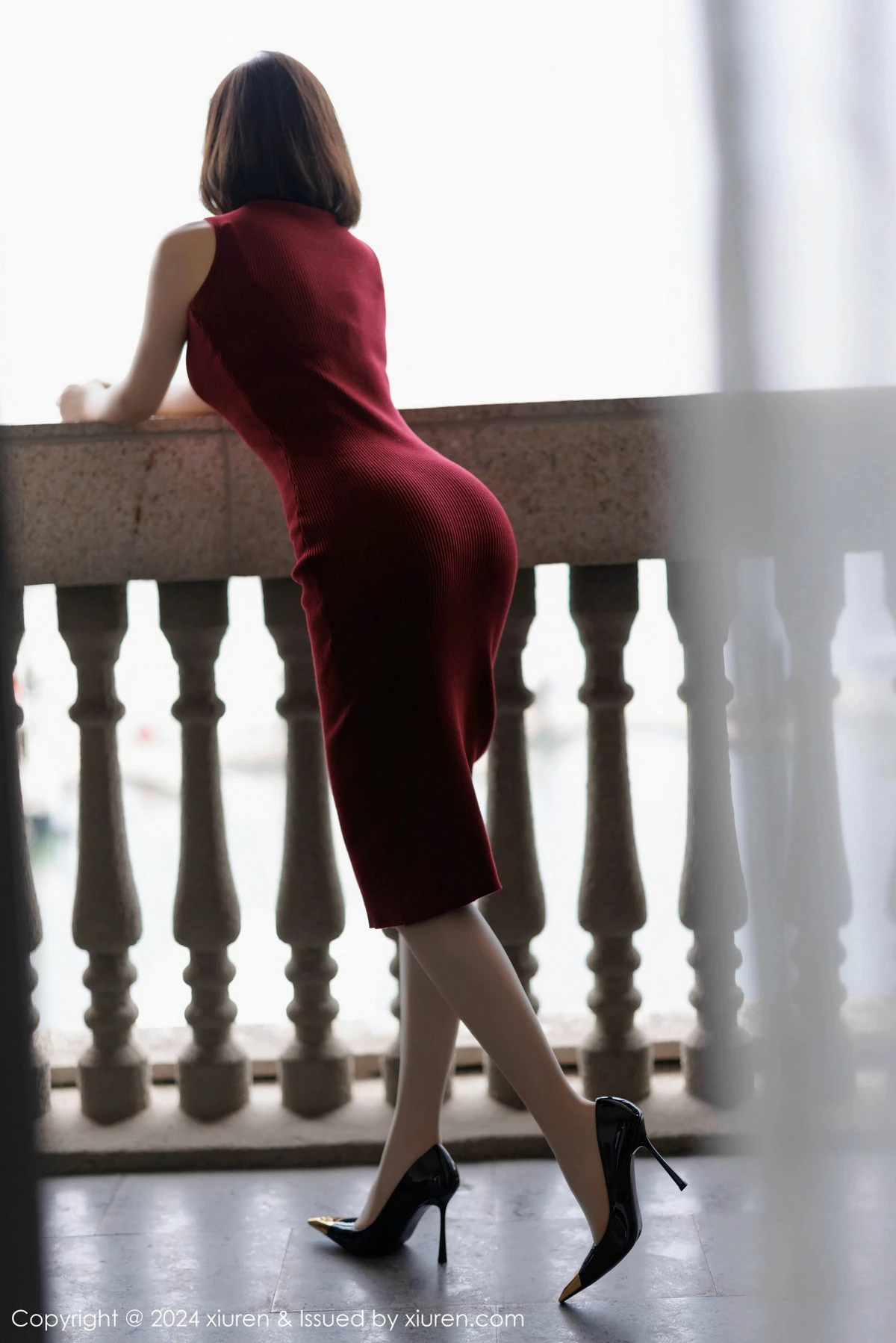 [[XiuRen秀人网]秀人网]No.9589_女神徐莉芝Booty红色连身裙露浅色内衣配超薄肉丝秀美腿诱惑写真91P