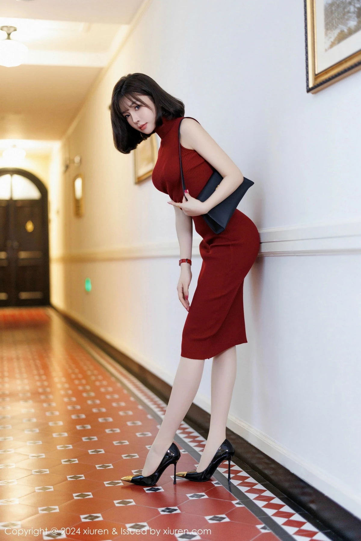 [[XiuRen秀人网]秀人网]No.9589_女神徐莉芝Booty红色连身裙露浅色内衣配超薄肉丝秀美腿诱惑写真91P