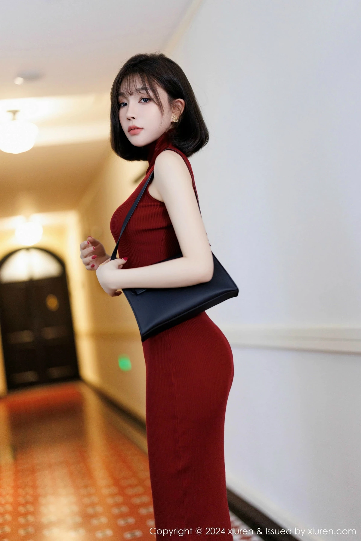 [[XiuRen秀人网]秀人网]No.9589_女神徐莉芝Booty红色连身裙露浅色内衣配超薄肉丝秀美腿诱惑写真91P