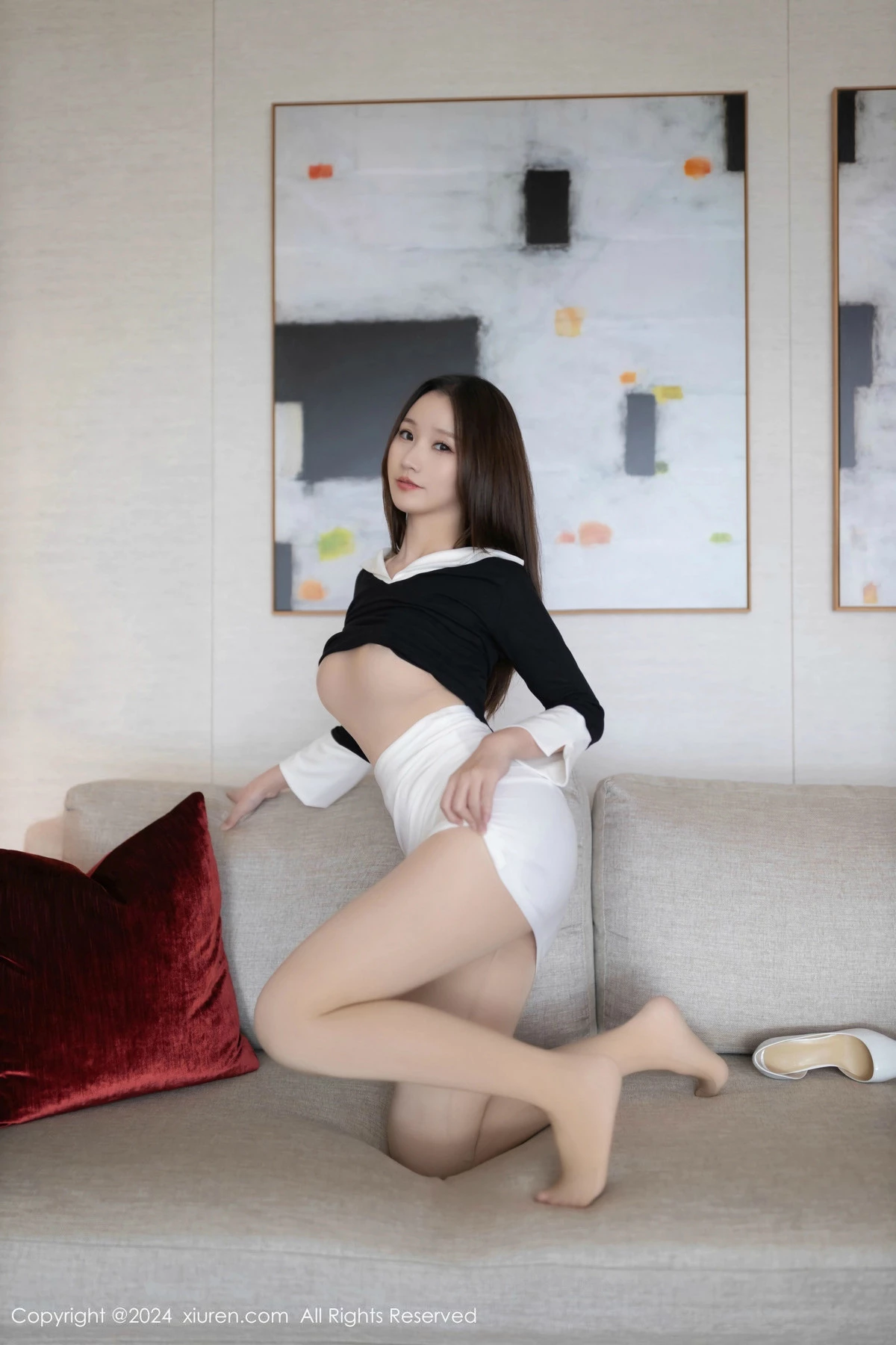 [[XiuRen秀人网]秀人网]No.9587_模特杏子Yada黑白OL服饰露性感连体肉丝袜秀曼妙身姿诱惑写真82P