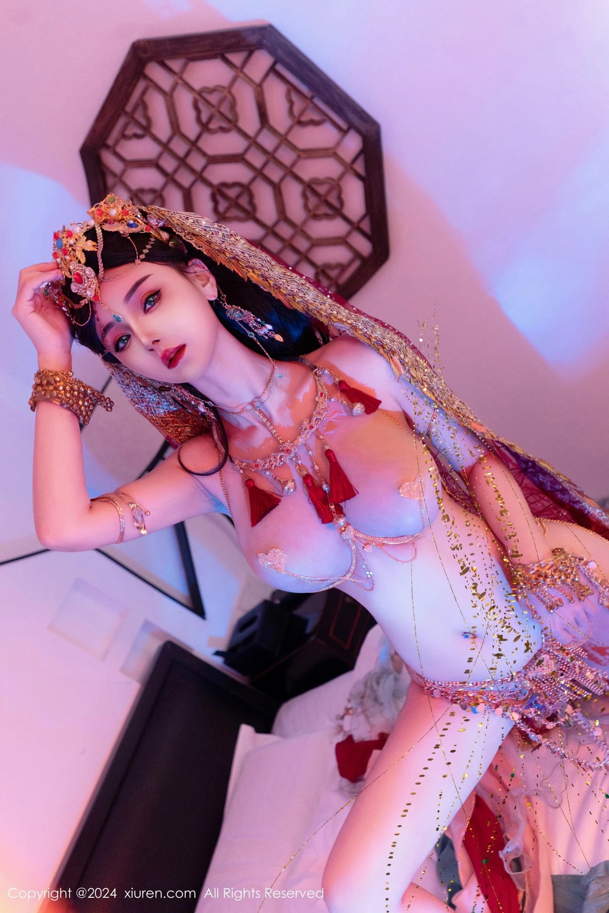 [[XiuRen秀人网]秀人网]No.9585_新人模特不吃冰淇淋异域风情女郎性感情趣服饰秀火辣身材诱惑写真85P