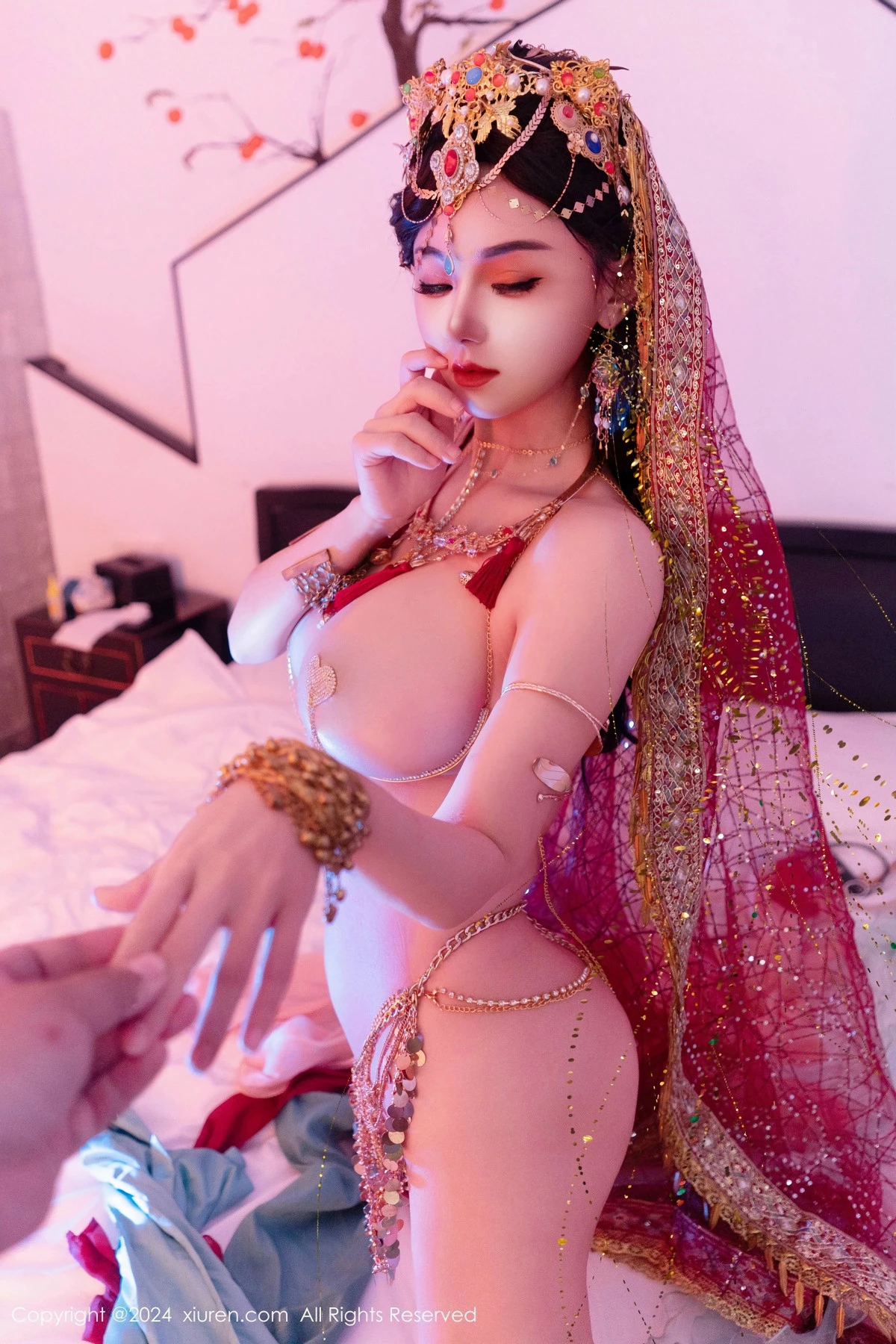 [[XiuRen秀人网]秀人网]No.9585_新人模特不吃冰淇淋异域风情女郎性感情趣服饰秀火辣身材诱惑写真85P