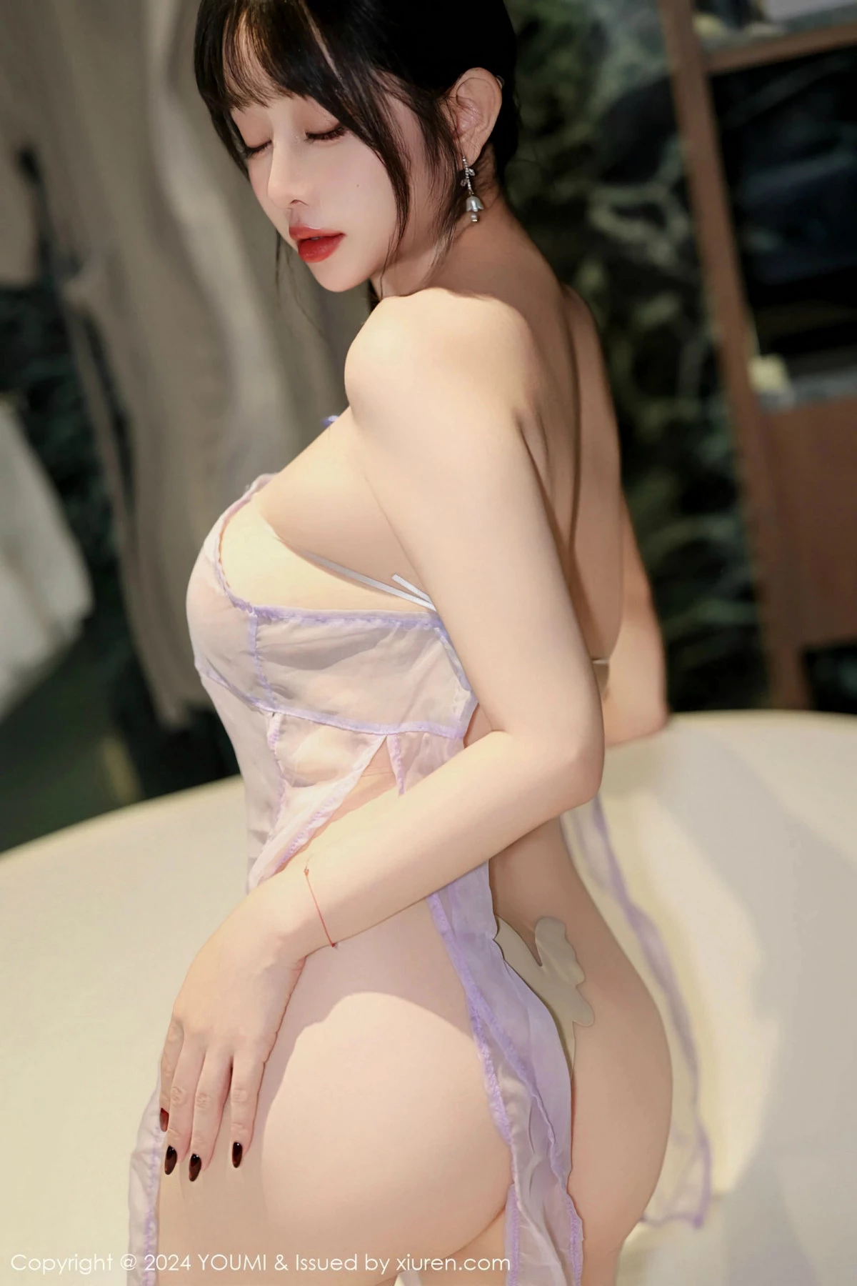 [YouMi尤蜜荟]Vol.1114_女神王雨纯性感轻透浅紫色服饰配白丝袜秀火辣身材撩人诱惑写真72P