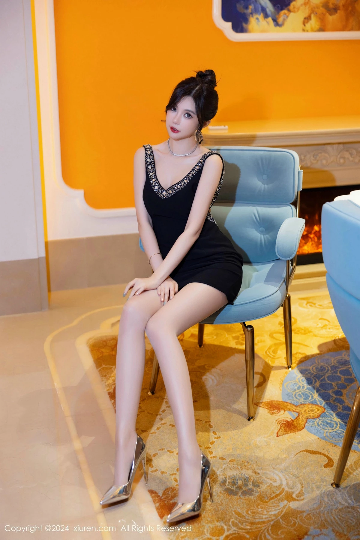 [[XiuRen秀人网]秀人网]No.9596_女神绮里嘉ula性感黑色连衣短裙配超薄肉丝秀曼妙身姿诱惑写真96P