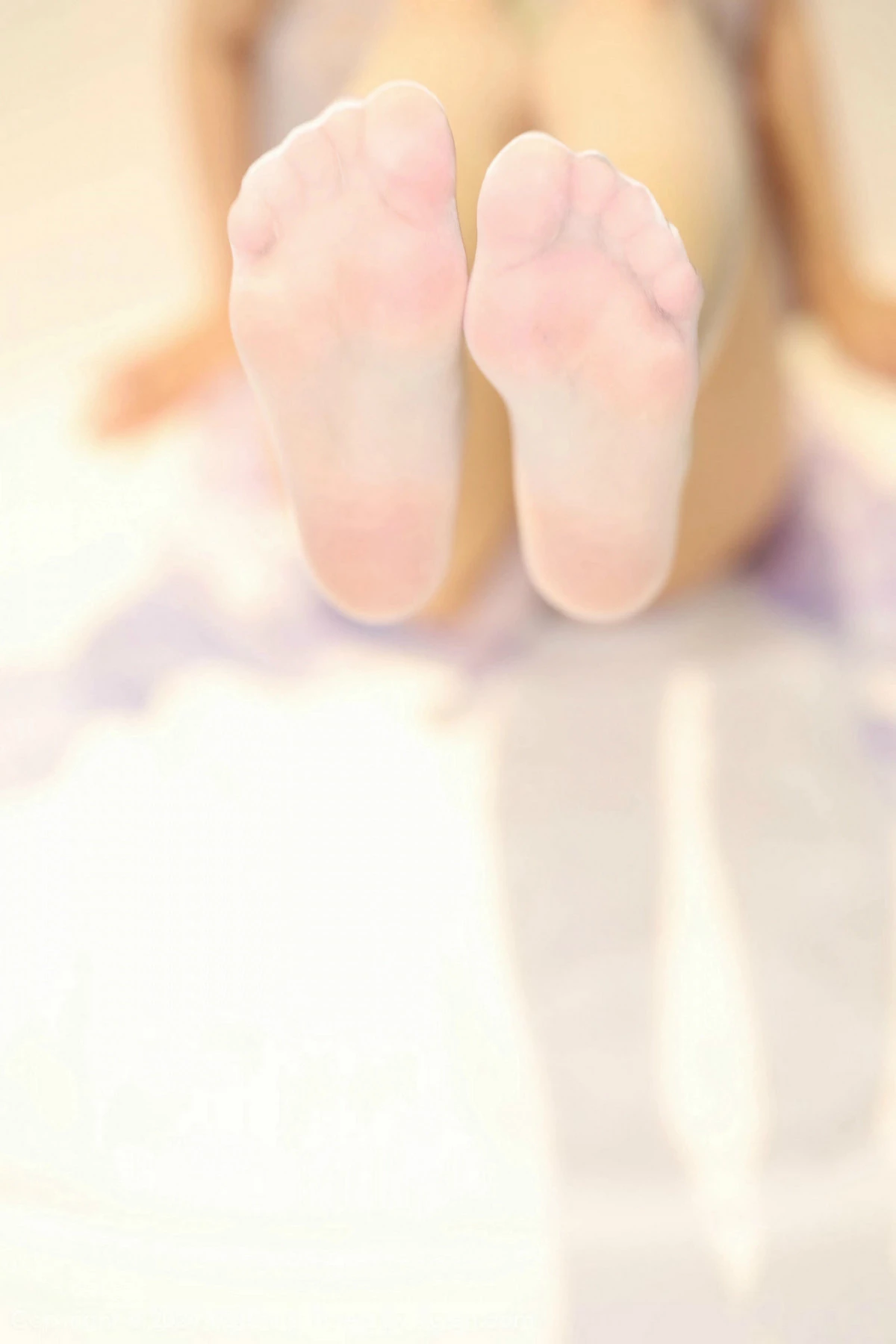 [YouMi尤蜜荟]Vol.1114_女神王雨纯性感轻透浅紫色服饰配白丝袜秀火辣身材撩人诱惑写真72P